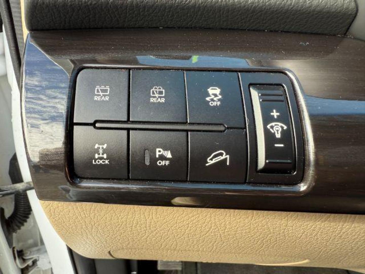 2011 Snow White Pearl /Black KIA Sorento (5XYKUDA20BG) with an 35L V-6 DOHC engine, Automatic transmission, located at 1175 N Woodruff Ave, Idaho Falls, ID, 83401, 43.506901, -111.999657 - At Timberline Auto, finding a great deal on your next vehicle is always easy! Our experienced sales staff's goal is to help find you the right vehicle at the right price! Our knowledgeable finance department has options for almost any credit score. We offer extended service contract options to prote - Photo#36