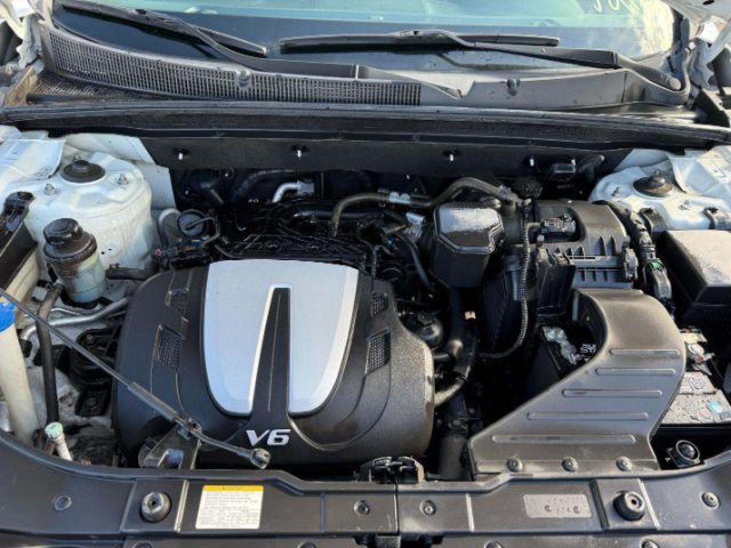 2011 Snow White Pearl /Black KIA Sorento (5XYKUDA20BG) with an 35L V-6 DOHC engine, Automatic transmission, located at 1175 N Woodruff Ave, Idaho Falls, ID, 83401, 43.506901, -111.999657 - At Timberline Auto, finding a great deal on your next vehicle is always easy! Our experienced sales staff's goal is to help find you the right vehicle at the right price! Our knowledgeable finance department has options for almost any credit score. We offer extended service contract options to prote - Photo#41