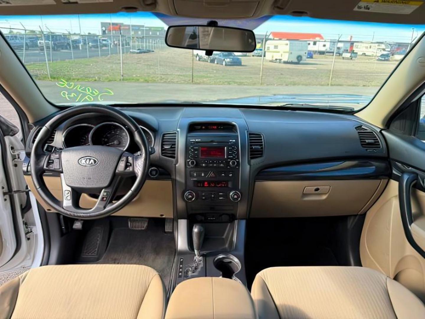 2011 Snow White Pearl /Black KIA Sorento (5XYKUDA20BG) with an 35L V-6 DOHC engine, Automatic transmission, located at 1175 N Woodruff Ave, Idaho Falls, ID, 83401, 43.506901, -111.999657 - At Timberline Auto, finding a great deal on your next vehicle is always easy! Our experienced sales staff's goal is to help find you the right vehicle at the right price! Our knowledgeable finance department has options for almost any credit score. We offer extended service contract options to prote - Photo#18