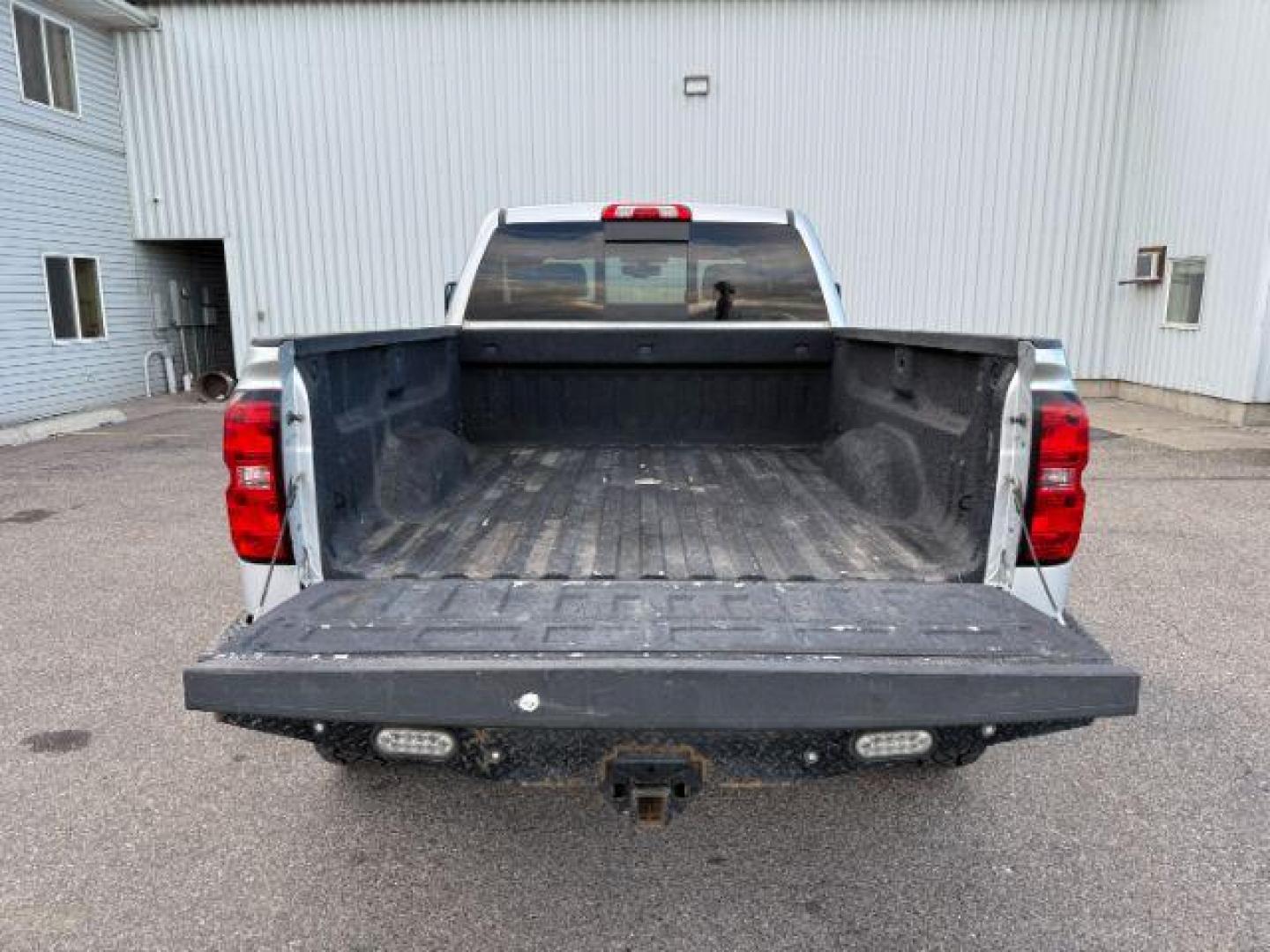 2016 Silver Ice Metallic /Jet Black Chevrolet Silverado 2500HD (1GC1KWE8XGF) with an 66L V8 16V OHV TURBO DIESEL engine, Automatic transmission, located at 1175 N Woodruff Ave, Idaho Falls, ID, 83401, 43.506901, -111.999657 - At Timberline Auto, finding a great deal on your next vehicle is always easy! Our experienced sales staff's goal is to help find you the right vehicle at the right price! Our knowledgeable finance department has options for almost any credit score. We offer extended service contract options to prote - Photo#31