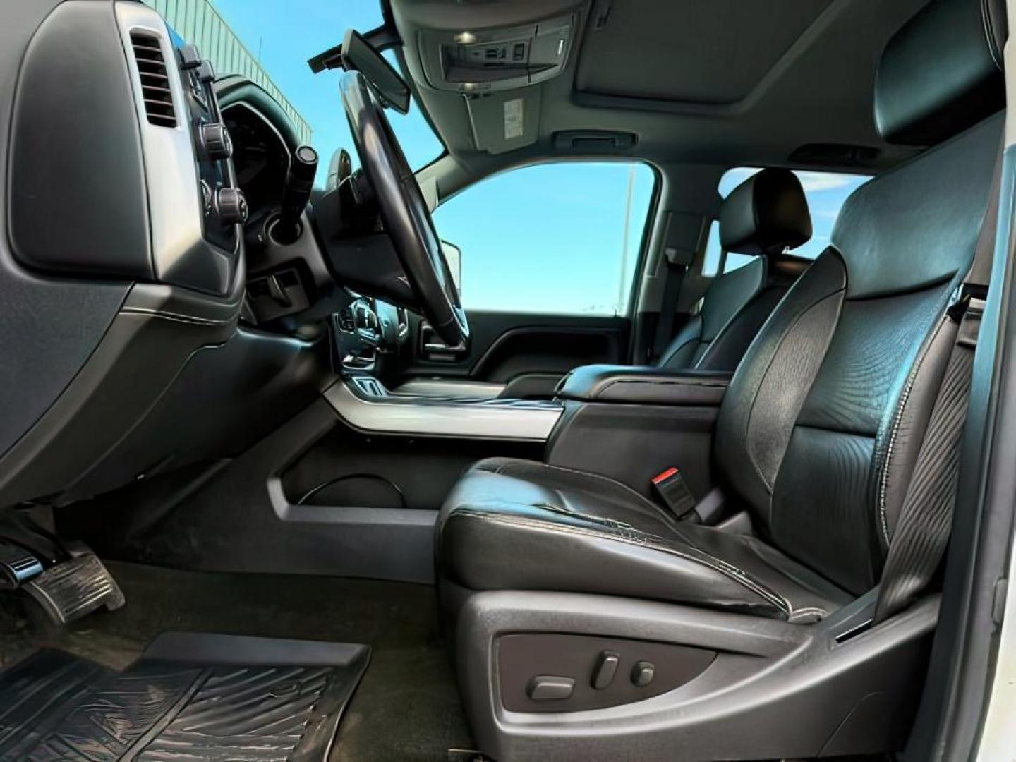 2016 Silver Ice Metallic /Jet Black Chevrolet Silverado 2500HD (1GC1KWE8XGF) with an 66L V8 16V OHV TURBO DIESEL engine, Automatic transmission, located at 1175 N Woodruff Ave, Idaho Falls, ID, 83401, 43.506901, -111.999657 - At Timberline Auto, finding a great deal on your next vehicle is always easy! Our experienced sales staff's goal is to help find you the right vehicle at the right price! Our knowledgeable finance department has options for almost any credit score. We offer extended service contract options to prote - Photo#13