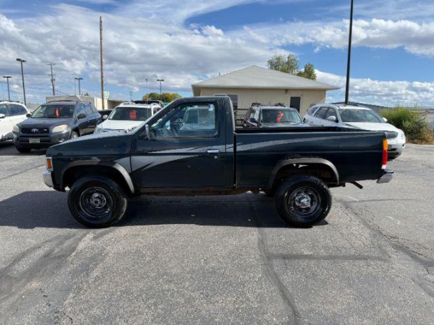 1993 SILVER /CLOTH Nissan 4x4 Truck (1N6SD11Y7PC) with an 24 engine, Manual transmission, located at 1175 N Woodruff Ave, Idaho Falls, ID, 83401, 43.506901, -111.999657 - At Timberline Auto, finding a great deal on your next vehicle is always easy! Our experienced sales staff's goal is to help find you the right vehicle at the right price! Our knowledgeable finance department has options for almost any credit score. We offer extended service contract options to prote - Photo#16