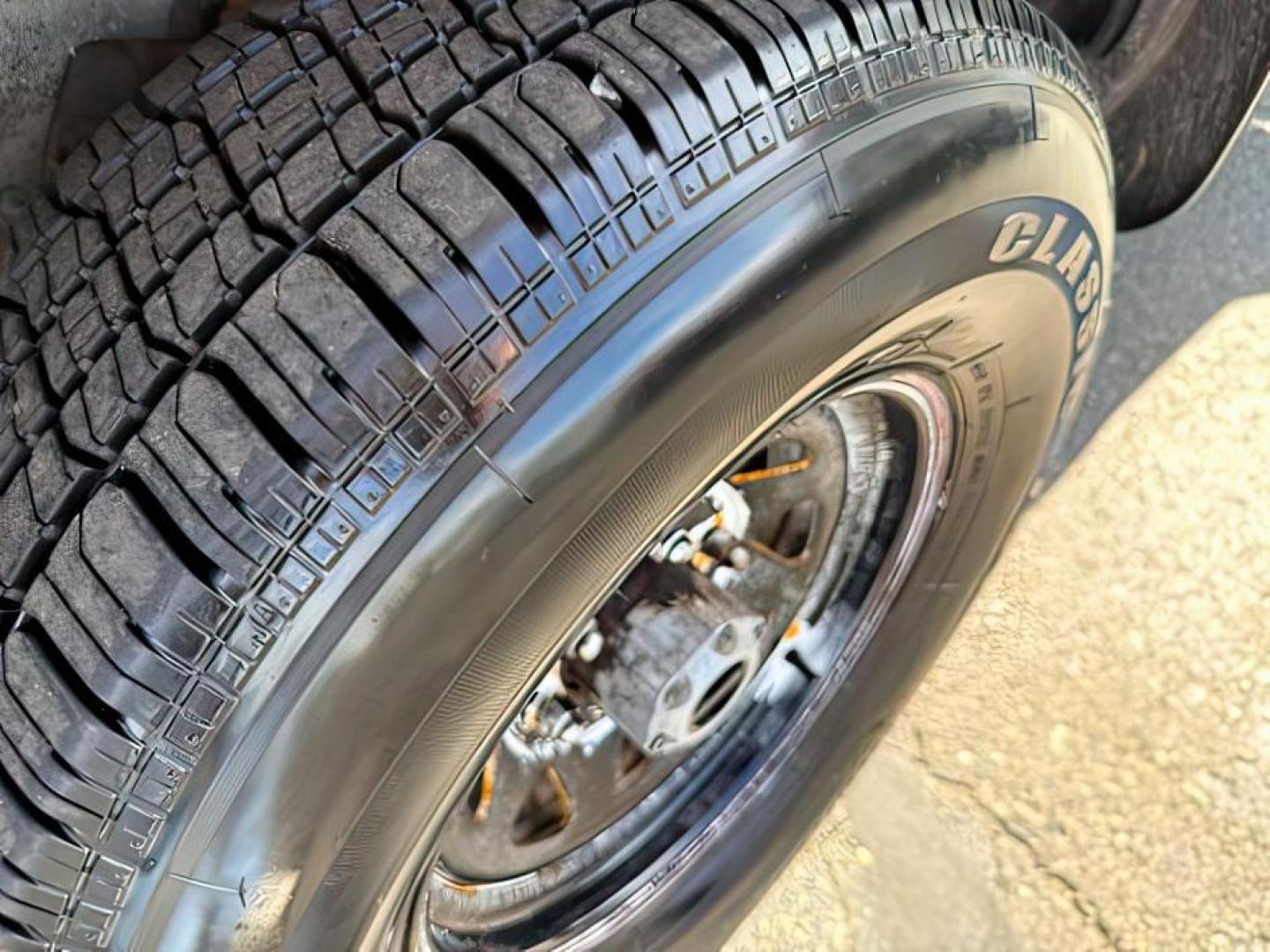 1993 SILVER /CLOTH Nissan 4x4 Truck (1N6SD11Y7PC) with an 24 engine, Manual transmission, located at 1175 N Woodruff Ave, Idaho Falls, ID, 83401, 43.506901, -111.999657 - At Timberline Auto, finding a great deal on your next vehicle is always easy! Our experienced sales staff's goal is to help find you the right vehicle at the right price! Our knowledgeable finance department has options for almost any credit score. We offer extended service contract options to prote - Photo#8