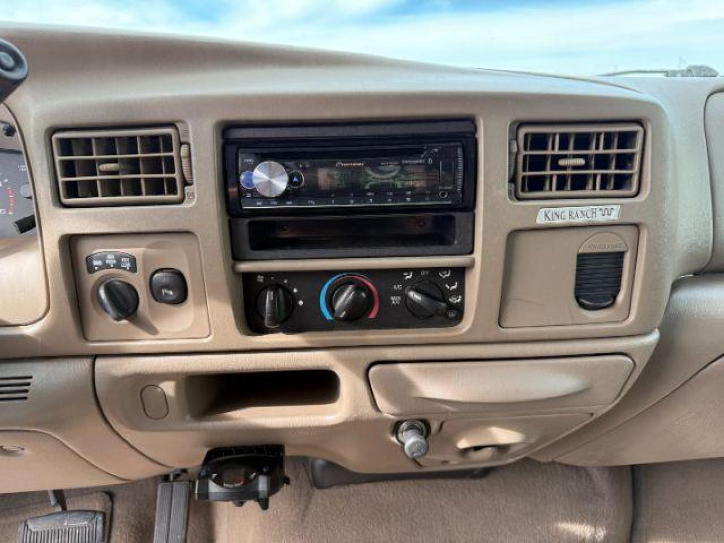 2003 Oxford White Clearcoat /Castano Brown Ford F-250 (1FTNW21P13E) with an Powerstroke 6L V-8 diesel direct injection engine, Automatic transmission, located at 1175 N Woodruff Ave, Idaho Falls, ID, 83401, 43.506901, -111.999657 - At Timberline Auto, finding a great deal on your next vehicle is always easy! Our experienced sales staff's goal is to help find you the right vehicle at the right price! Our knowledgeable finance department has options for almost any credit score. We offer extended service contract options to prote - Photo#36