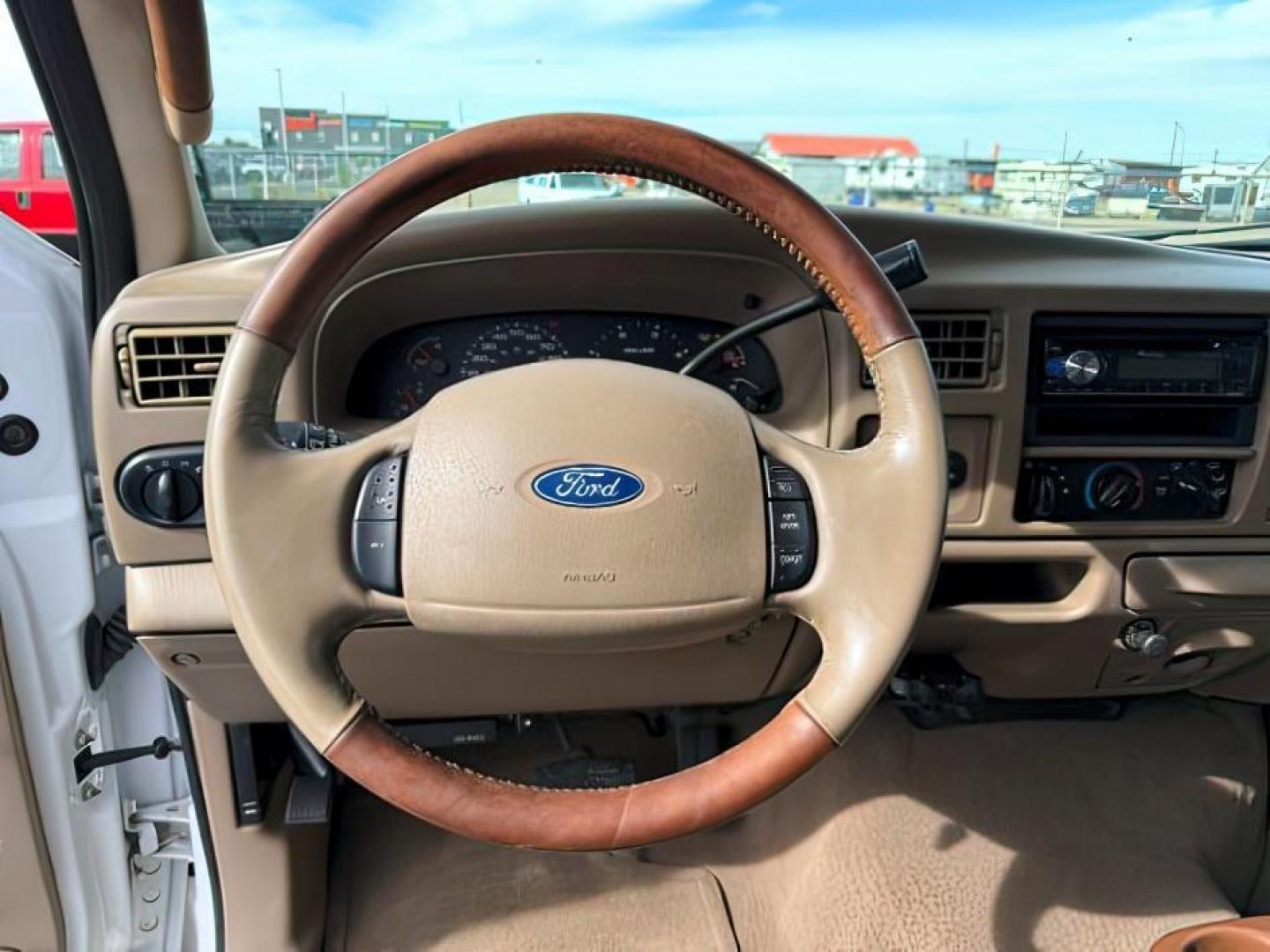 2003 Oxford White Clearcoat /Castano Brown Ford F-250 (1FTNW21P13E) with an Powerstroke 6L V-8 diesel direct injection engine, Automatic transmission, located at 1175 N Woodruff Ave, Idaho Falls, ID, 83401, 43.506901, -111.999657 - At Timberline Auto, finding a great deal on your next vehicle is always easy! Our experienced sales staff's goal is to help find you the right vehicle at the right price! Our knowledgeable finance department has options for almost any credit score. We offer extended service contract options to prote - Photo#13