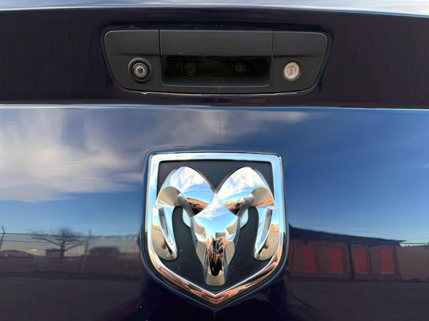 2016 BLUE /CLOTH Ram 1500 (1C6RR7TT0GS) with an 57 V8 engine, Automatic transmission, located at 1175 N Woodruff Ave, Idaho Falls, ID, 83401, 43.506901, -111.999657 - At Timberline Auto, finding a great deal on your next vehicle is always easy! Our experienced sales staff's goal is to help find you the right vehicle at the right price! Our knowledgeable finance department has options for almost any credit score. We offer extended service contract options to prote - Photo#4