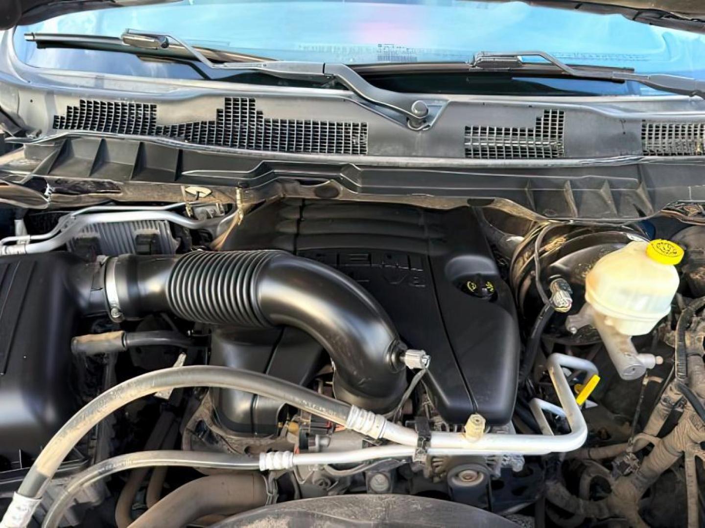 2016 BLUE /CLOTH Ram 1500 (1C6RR7TT0GS) with an 57 V8 engine, Automatic transmission, located at 1175 N Woodruff Ave, Idaho Falls, ID, 83401, 43.506901, -111.999657 - At Timberline Auto, finding a great deal on your next vehicle is always easy! Our experienced sales staff's goal is to help find you the right vehicle at the right price! Our knowledgeable finance department has options for almost any credit score. We offer extended service contract options to prote - Photo#23