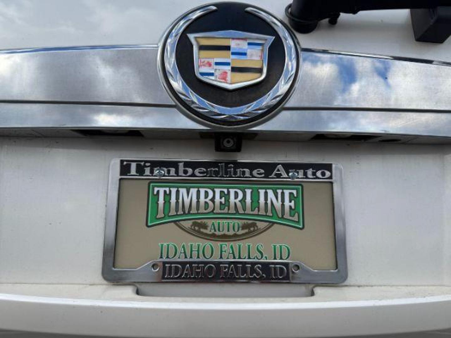 2011 WHITE /Ebony/Ebony Accents Cadillac Escalade (1GYS4CEF1BR) with an Vortec 62L V-8 variable valve control engine, Automatic transmission, located at 1175 N Woodruff Ave, Idaho Falls, ID, 83401, 43.506901, -111.999657 - At Timberline Auto, finding a great deal on your next vehicle is always easy! Our experienced sales staff's goal is to help find you the right vehicle at the right price! Our knowledgeable finance department has options for almost any credit score. We offer extended service contract options to prote - Photo#28