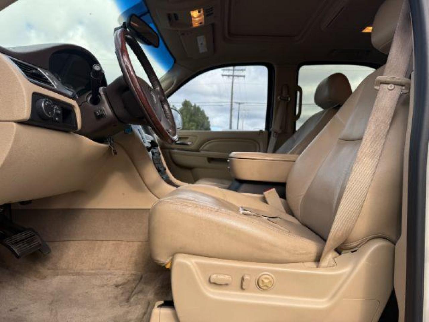 2011 WHITE /Ebony/Ebony Accents Cadillac Escalade (1GYS4CEF1BR) with an Vortec 62L V-8 variable valve control engine, Automatic transmission, located at 1175 N Woodruff Ave, Idaho Falls, ID, 83401, 43.506901, -111.999657 - At Timberline Auto, finding a great deal on your next vehicle is always easy! Our experienced sales staff's goal is to help find you the right vehicle at the right price! Our knowledgeable finance department has options for almost any credit score. We offer extended service contract options to prote - Photo#37