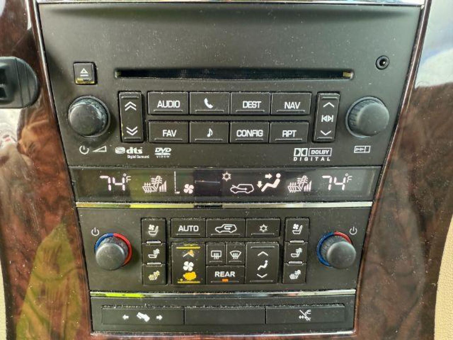 2011 WHITE /Ebony/Ebony Accents Cadillac Escalade (1GYS4CEF1BR) with an Vortec 62L V-8 variable valve control engine, Automatic transmission, located at 1175 N Woodruff Ave, Idaho Falls, ID, 83401, 43.506901, -111.999657 - At Timberline Auto, finding a great deal on your next vehicle is always easy! Our experienced sales staff's goal is to help find you the right vehicle at the right price! Our knowledgeable finance department has options for almost any credit score. We offer extended service contract options to prote - Photo#42