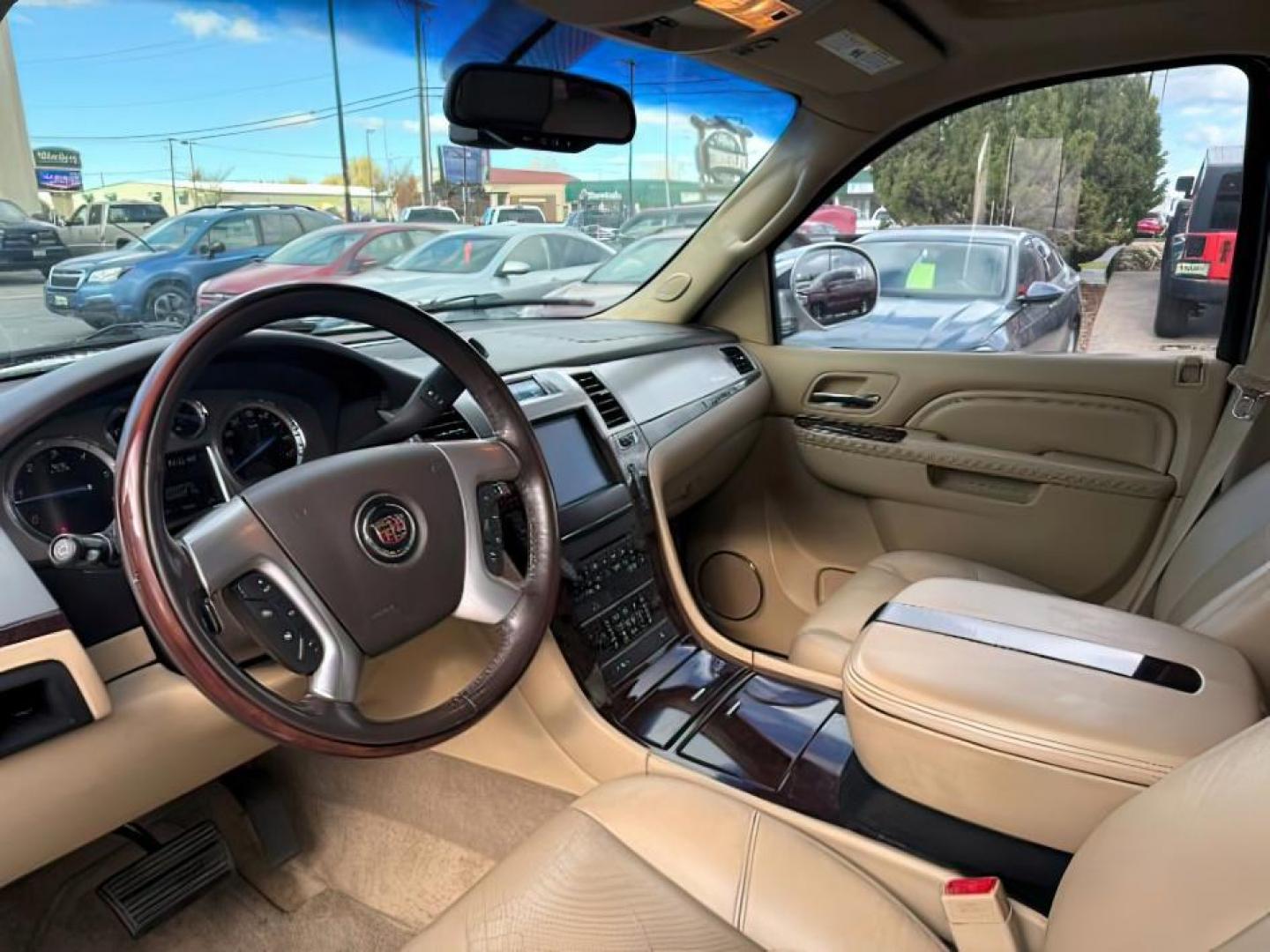 2011 WHITE /Ebony/Ebony Accents Cadillac Escalade (1GYS4CEF1BR) with an Vortec 62L V-8 variable valve control engine, Automatic transmission, located at 1175 N Woodruff Ave, Idaho Falls, ID, 83401, 43.506901, -111.999657 - At Timberline Auto, finding a great deal on your next vehicle is always easy! Our experienced sales staff's goal is to help find you the right vehicle at the right price! Our knowledgeable finance department has options for almost any credit score. We offer extended service contract options to prote - Photo#14