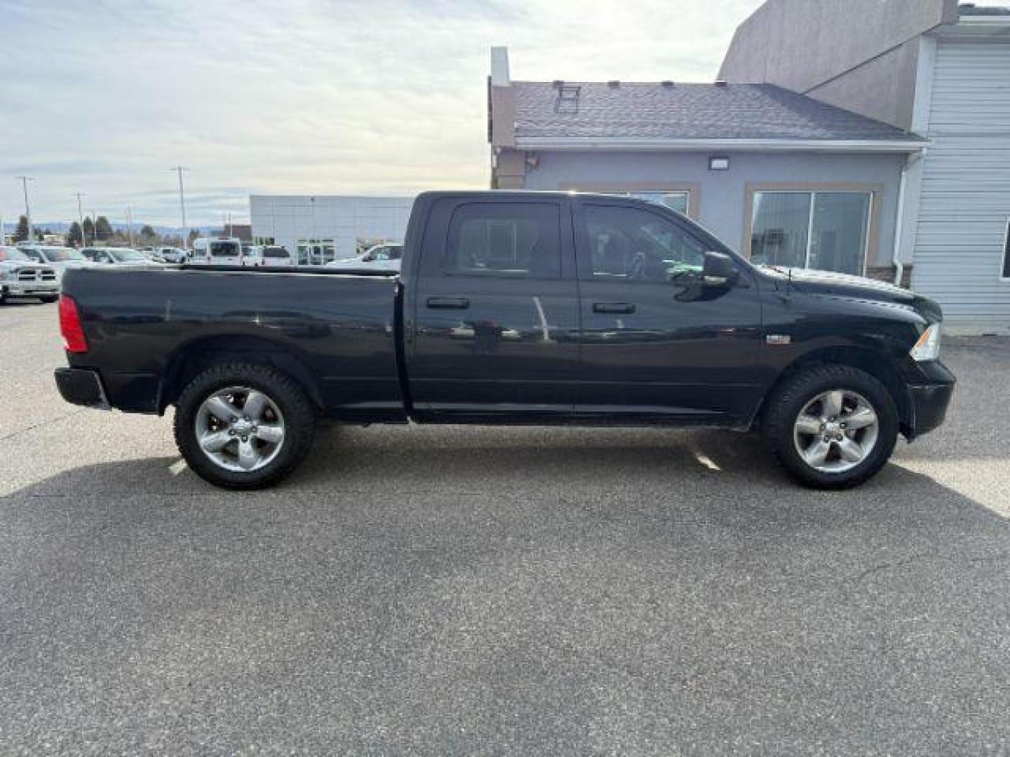 2014 BLACK /CLOTH Ram 1500 (1C6RR7TT3ES) with an 57 V8 engine, Automatic transmission, located at 1175 N Woodruff Ave, Idaho Falls, ID, 83401, 43.506901, -111.999657 - At Timberline Auto, finding a great deal on your next vehicle is always easy! Our experienced sales staff's goal is to help find you the right vehicle at the right price! Our knowledgeable finance department has options for almost any credit score. We offer extended service contract options to prote - Photo#5