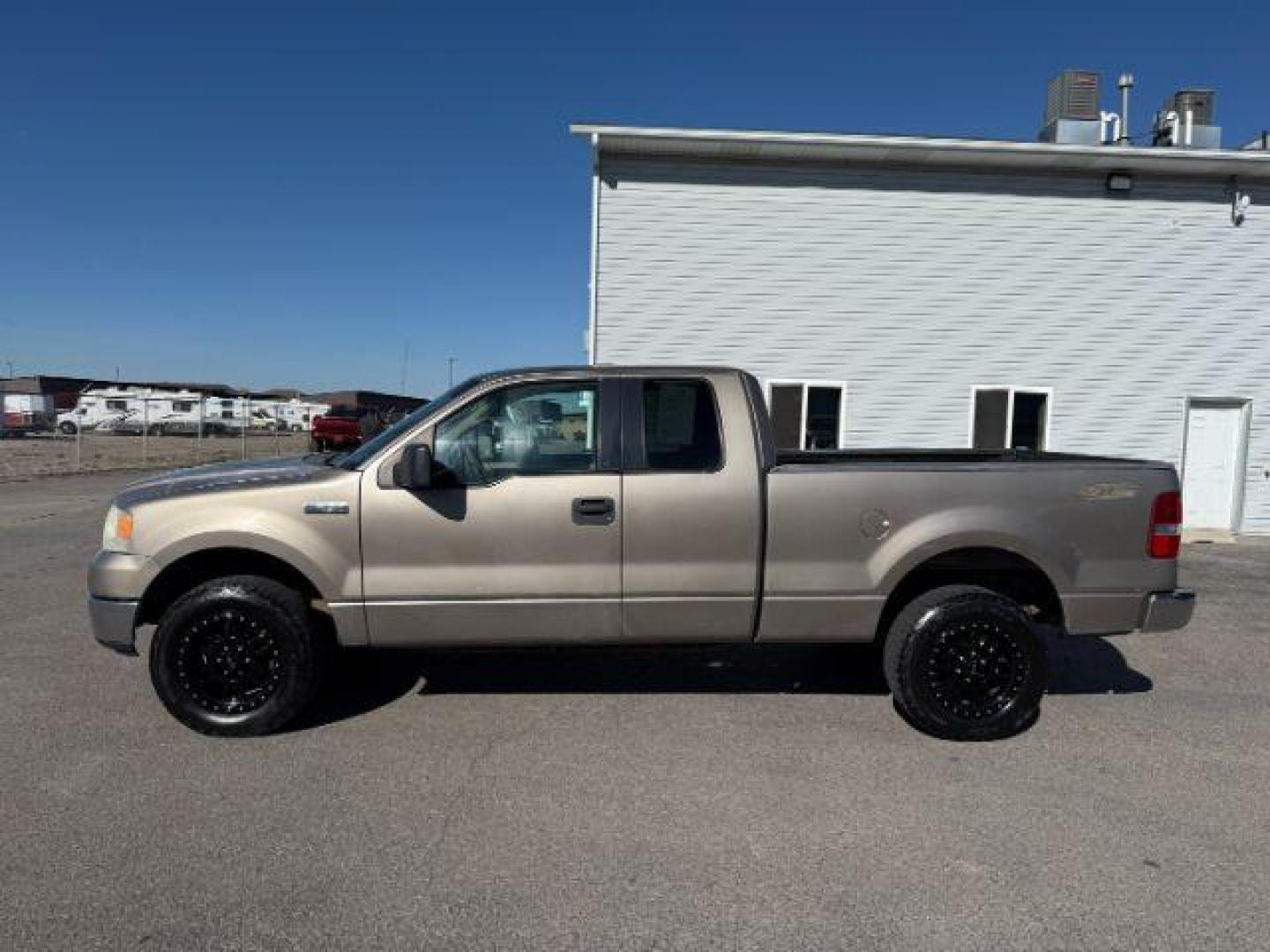 2005 TAN /TAN Ford F-150 (1FTPX14555F) with an 54 engine, Automatic transmission, located at 1175 N Woodruff Ave, Idaho Falls, ID, 83401, 43.506901, -111.999657 - At Timberline Auto, finding a great deal on your next vehicle is always easy! Our experienced sales staff's goal is to help find you the right vehicle at the right price! Our knowledgeable finance department has options for almost any credit score. We offer extended service contract options to prote - Photo#22