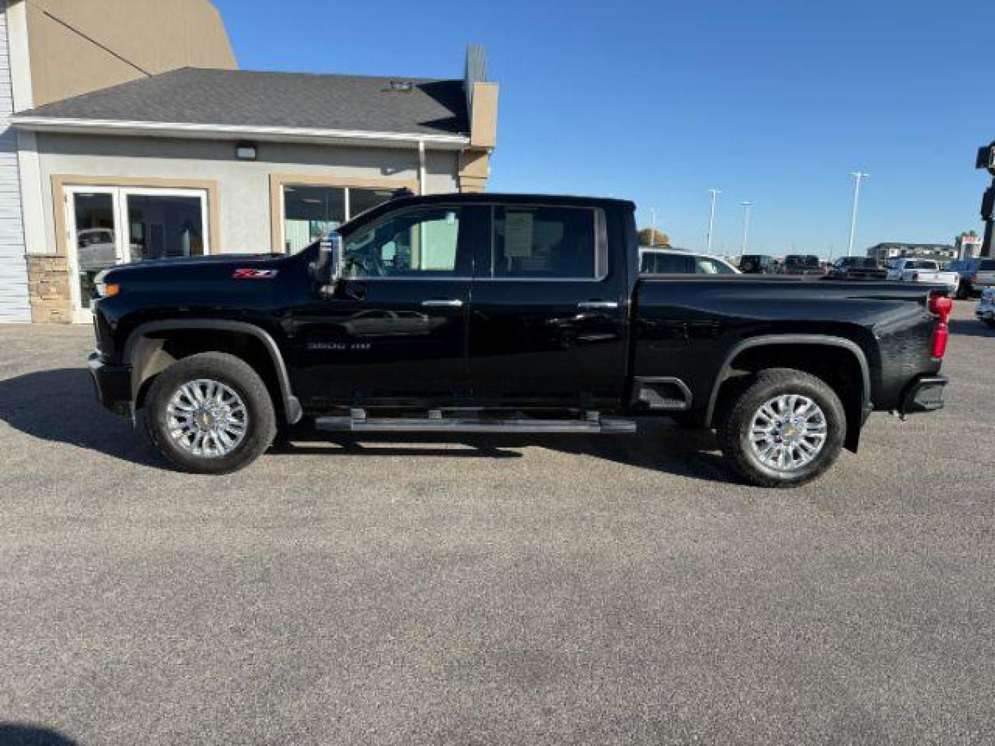 2021 BLACK /Jet Black Chevrolet Silverado 3500HD (1GC4YUEY4MF) with an Duramax 66L V-8 diesel direct injection engine, Automatic transmission, located at 1175 N Woodruff Ave, Idaho Falls, ID, 83401, 43.506901, -111.999657 - At Timberline Auto, finding a great deal on your next vehicle is always easy! Our experienced sales staff's goal is to help find you the right vehicle at the right price! Our knowledgeable finance department has options for almost any credit score. We offer extended service contract options to prote - Photo#27