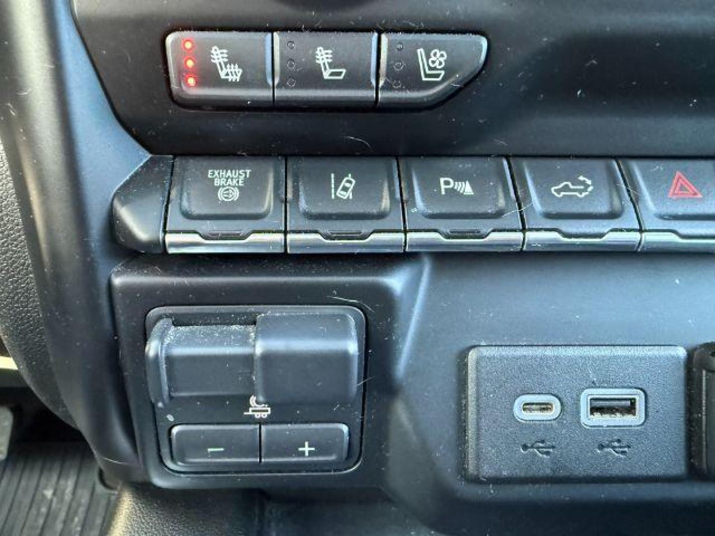 2021 BLACK /Jet Black Chevrolet Silverado 3500HD (1GC4YUEY4MF) with an Duramax 66L V-8 diesel direct injection engine, Automatic transmission, located at 1175 N Woodruff Ave, Idaho Falls, ID, 83401, 43.506901, -111.999657 - At Timberline Auto, finding a great deal on your next vehicle is always easy! Our experienced sales staff's goal is to help find you the right vehicle at the right price! Our knowledgeable finance department has options for almost any credit score. We offer extended service contract options to prote - Photo#44