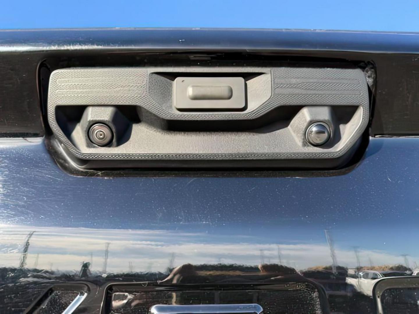 2021 BLACK /Jet Black Chevrolet Silverado 3500HD (1GC4YUEY4MF) with an Duramax 66L V-8 diesel direct injection engine, Automatic transmission, located at 1175 N Woodruff Ave, Idaho Falls, ID, 83401, 43.506901, -111.999657 - At Timberline Auto, finding a great deal on your next vehicle is always easy! Our experienced sales staff's goal is to help find you the right vehicle at the right price! Our knowledgeable finance department has options for almost any credit score. We offer extended service contract options to prote - Photo#4