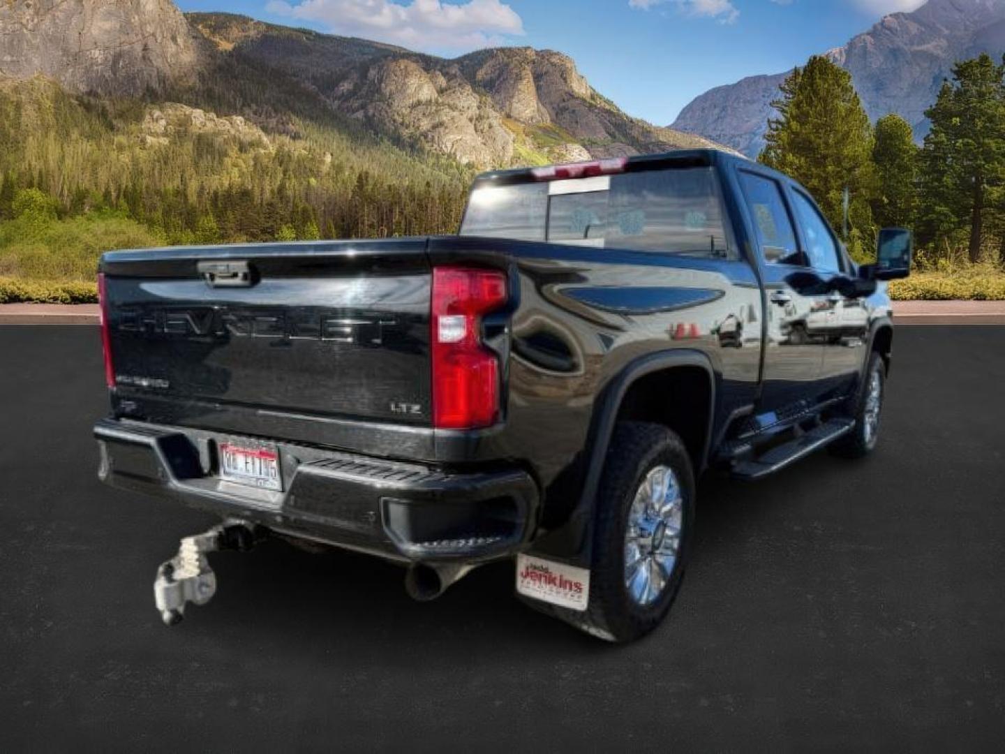 2021 BLACK /Jet Black Chevrolet Silverado 3500HD (1GC4YUEY4MF) with an Duramax 66L V-8 diesel direct injection engine, Automatic transmission, located at 1175 N Woodruff Ave, Idaho Falls, ID, 83401, 43.506901, -111.999657 - At Timberline Auto, finding a great deal on your next vehicle is always easy! Our experienced sales staff's goal is to help find you the right vehicle at the right price! Our knowledgeable finance department has options for almost any credit score. We offer extended service contract options to prote - Photo#6