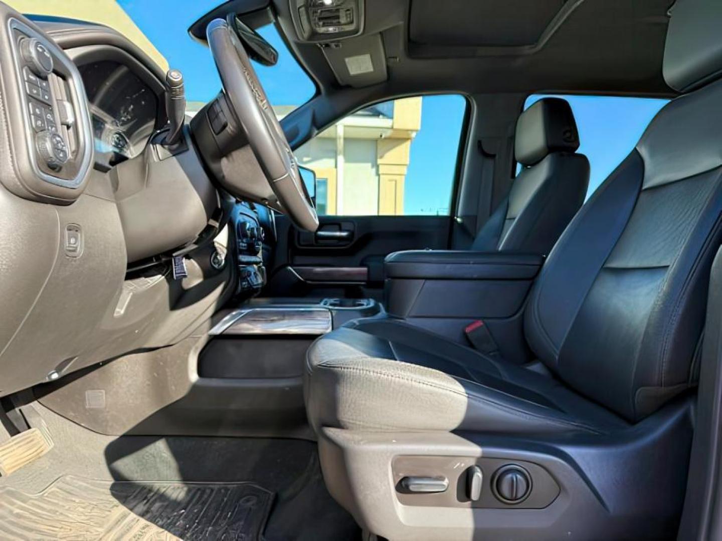 2021 BLACK /Jet Black Chevrolet Silverado 3500HD (1GC4YUEY4MF) with an Duramax 66L V-8 diesel direct injection engine, Automatic transmission, located at 1175 N Woodruff Ave, Idaho Falls, ID, 83401, 43.506901, -111.999657 - At Timberline Auto, finding a great deal on your next vehicle is always easy! Our experienced sales staff's goal is to help find you the right vehicle at the right price! Our knowledgeable finance department has options for almost any credit score. We offer extended service contract options to prote - Photo#12