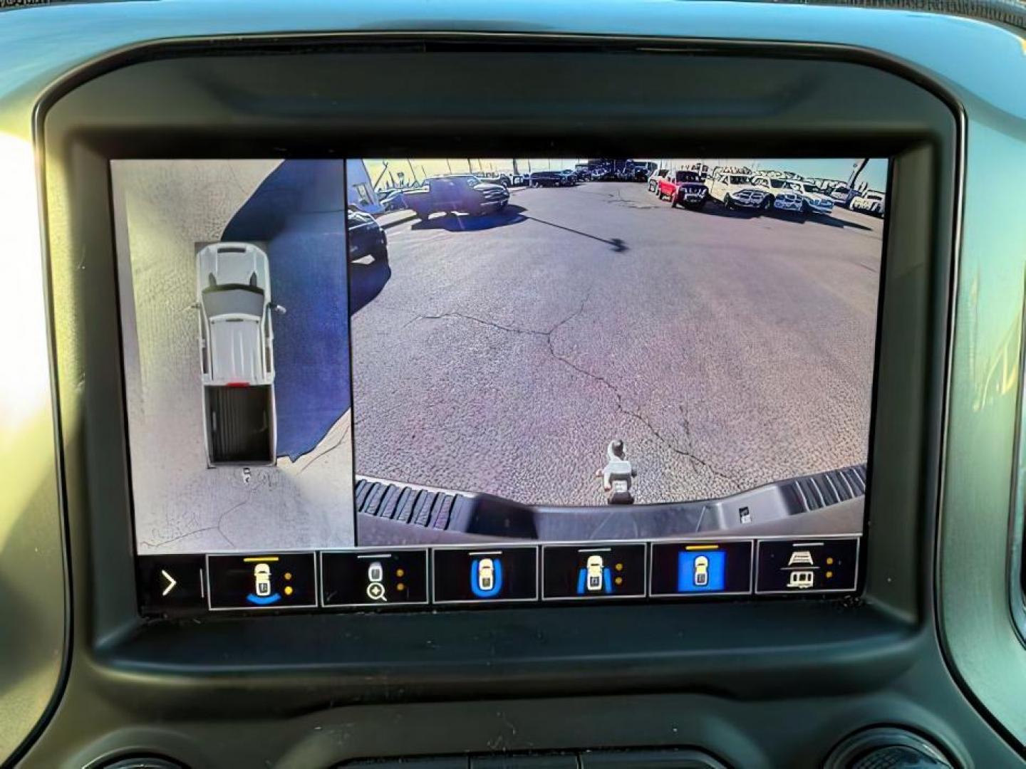 2021 BLACK /Jet Black Chevrolet Silverado 3500HD (1GC4YUEY4MF) with an Duramax 66L V-8 diesel direct injection engine, Automatic transmission, located at 1175 N Woodruff Ave, Idaho Falls, ID, 83401, 43.506901, -111.999657 - At Timberline Auto, finding a great deal on your next vehicle is always easy! Our experienced sales staff's goal is to help find you the right vehicle at the right price! Our knowledgeable finance department has options for almost any credit score. We offer extended service contract options to prote - Photo#16