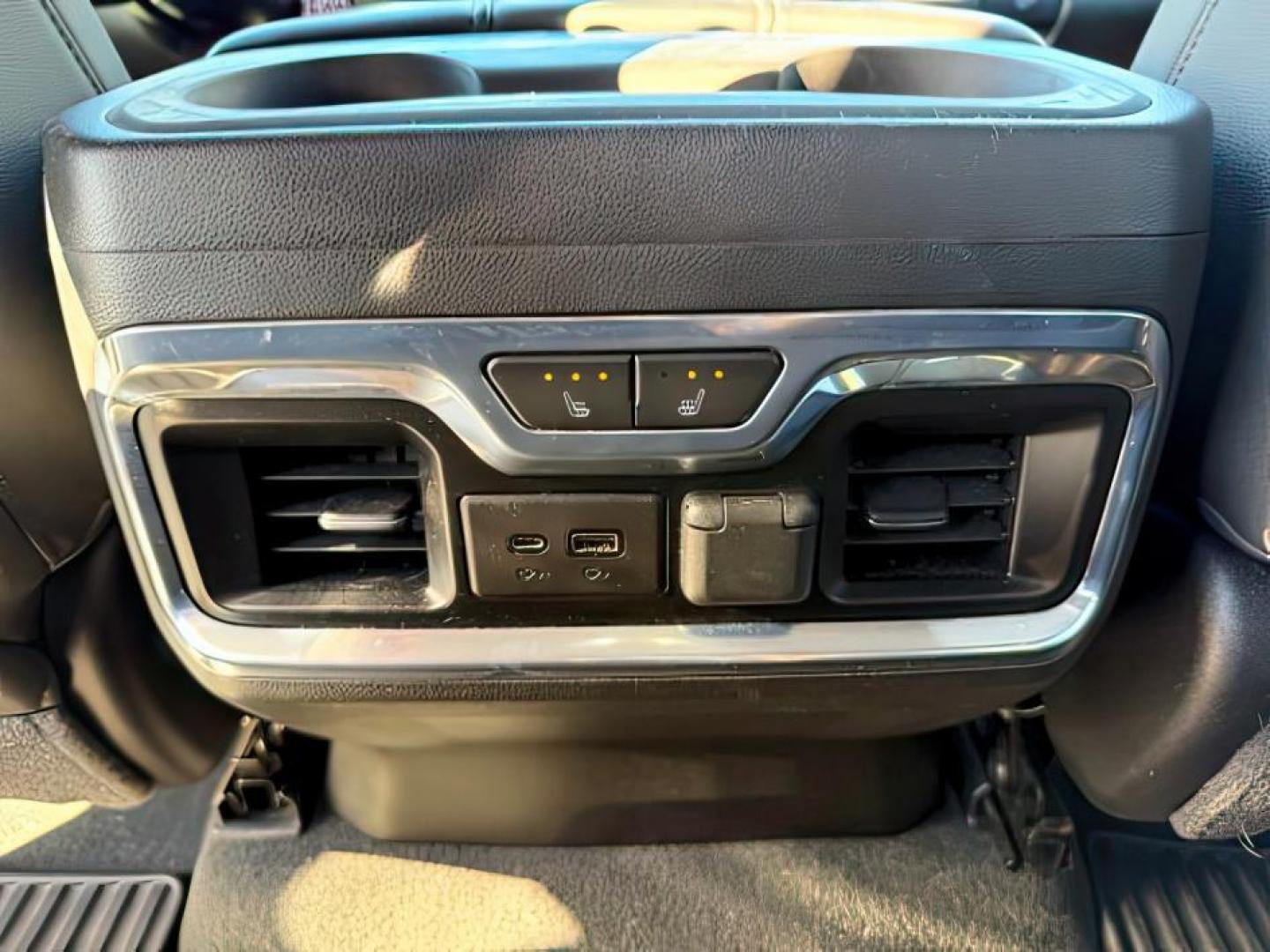 2021 BLACK /Jet Black Chevrolet Silverado 3500HD (1GC4YUEY4MF) with an Duramax 66L V-8 diesel direct injection engine, Automatic transmission, located at 1175 N Woodruff Ave, Idaho Falls, ID, 83401, 43.506901, -111.999657 - At Timberline Auto, finding a great deal on your next vehicle is always easy! Our experienced sales staff's goal is to help find you the right vehicle at the right price! Our knowledgeable finance department has options for almost any credit score. We offer extended service contract options to prote - Photo#23