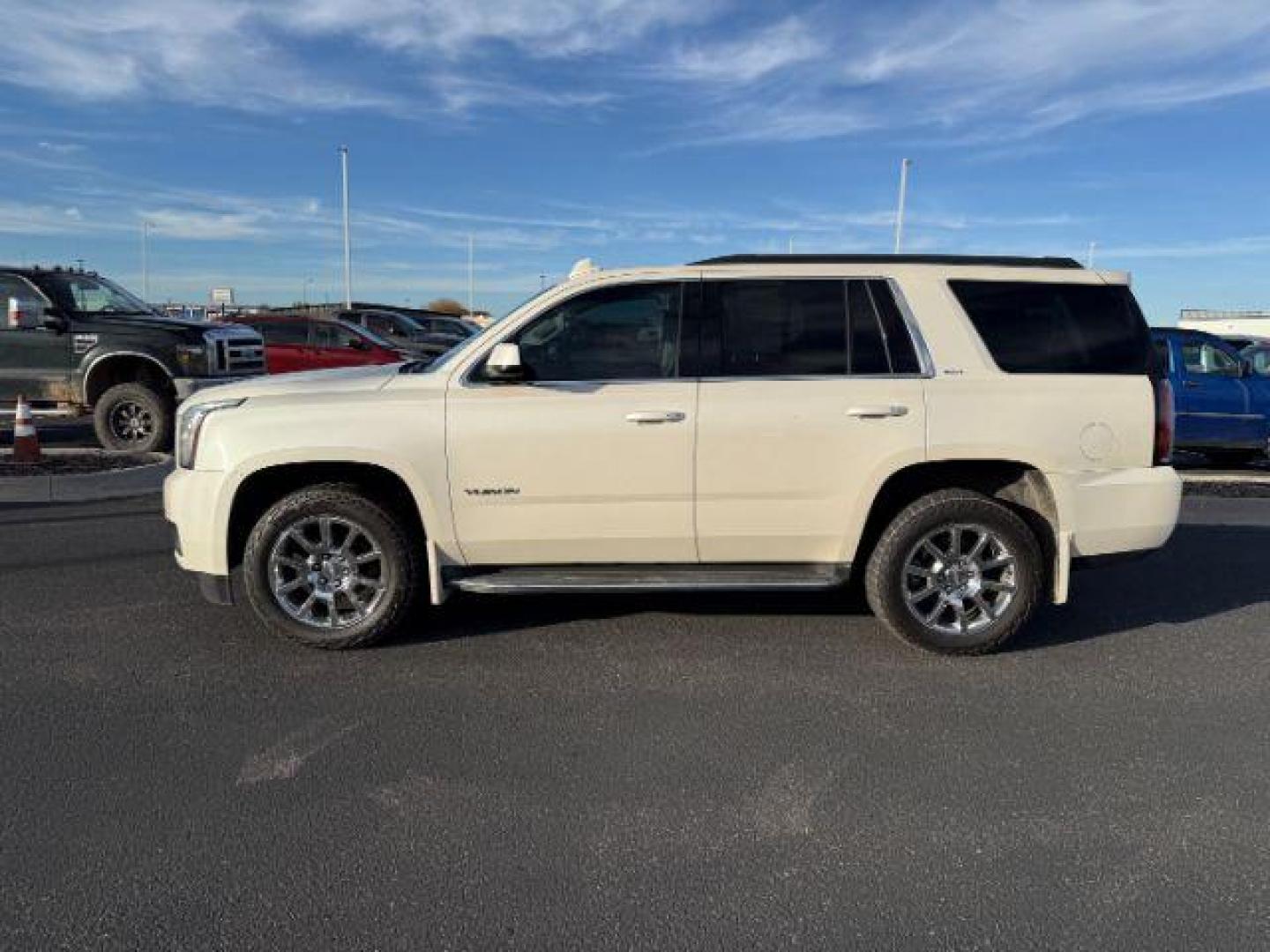 2015 WHITE /Jet Black GMC Yukon (1GKS2BKC1FR) with an EcoTec3 53L V-8 gasoline direct injection engine, Automatic transmission, located at 1175 N Woodruff Ave, Idaho Falls, ID, 83401, 43.506901, -111.999657 - At Timberline Auto, finding a great deal on your next vehicle is always easy! Our experienced sales staff's goal is to help find you the right vehicle at the right price! Our knowledgeable finance department has options for almost any credit score. We offer extended service contract options to prote - Photo#1