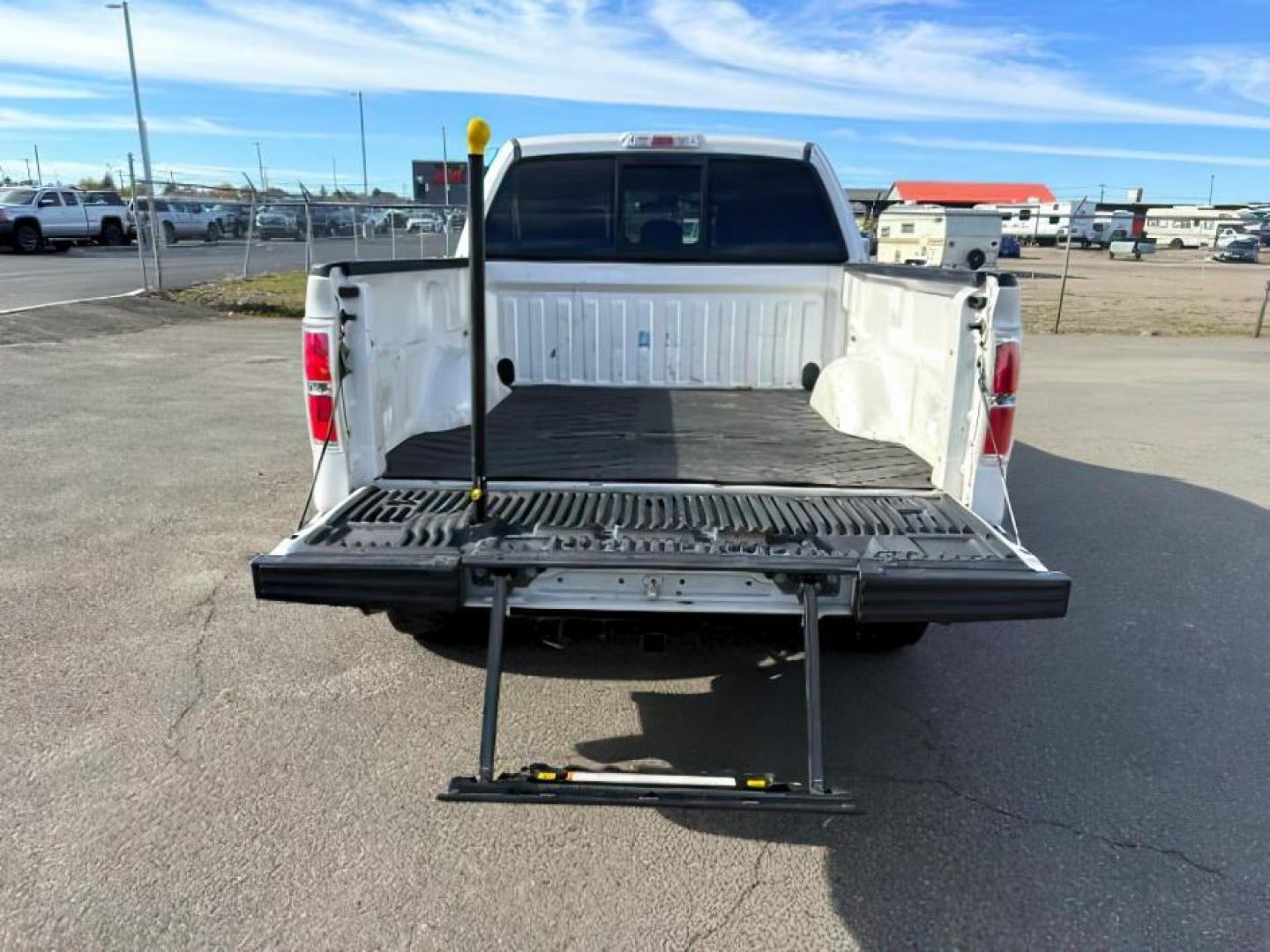 2013 WHITE /LIMITED Ford F-150 LIMITED (1FTFW1ET7DF) with an 3.5L V6 engine, AUTOMATIC transmission, located at 1235 N Woodruff Ave., Idaho Falls, 83401, (208) 523-1053, 43.507172, -112.000488 - At Timberline Auto, finding a great deal on your next vehicle is always easy! Our experienced sales staff's goal is to help find you the right vehicle at the right price! Our knowledgeable finance department has options for almost any credit score. We offer extended service contract options to prote - Photo#5