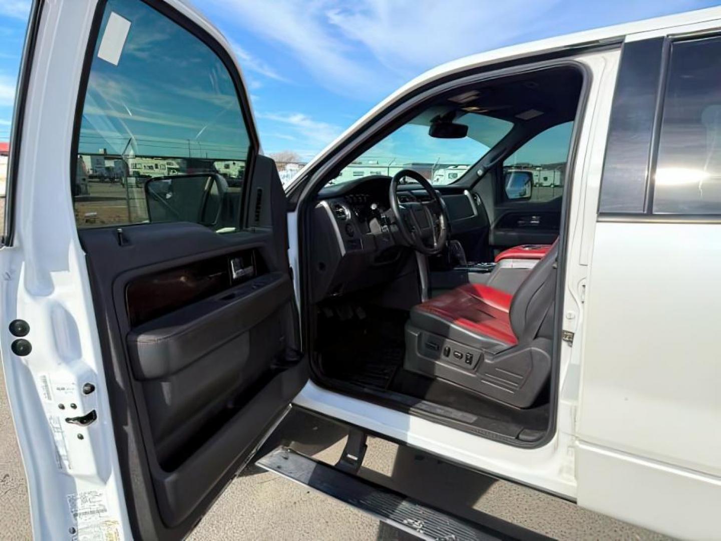 2013 WHITE /LIMITED Ford F-150 LIMITED (1FTFW1ET7DF) with an 3.5L V6 engine, AUTOMATIC transmission, located at 1235 N Woodruff Ave., Idaho Falls, 83401, (208) 523-1053, 43.507172, -112.000488 - At Timberline Auto, finding a great deal on your next vehicle is always easy! Our experienced sales staff's goal is to help find you the right vehicle at the right price! Our knowledgeable finance department has options for almost any credit score. We offer extended service contract options to prote - Photo#11