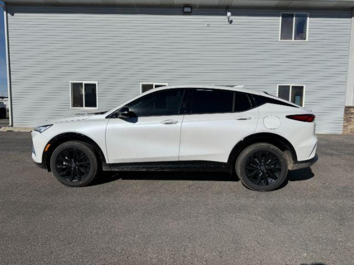 2024 Summit White /Ebony w/Santorini Blue Stitching Buick Envista (KL47LBE22RB) with an Ecotec 12L I-3 gasoline direct injection engine, Automatic transmission, located at 1175 N Woodruff Ave, Idaho Falls, ID, 83401, 43.506901, -111.999657 - At Timberline Auto, finding a great deal on your next vehicle is always easy! Our experienced sales staff's goal is to help find you the right vehicle at the right price! Our knowledgeable finance department has options for almost any credit score. We offer extended service contract options to prote - Photo#22