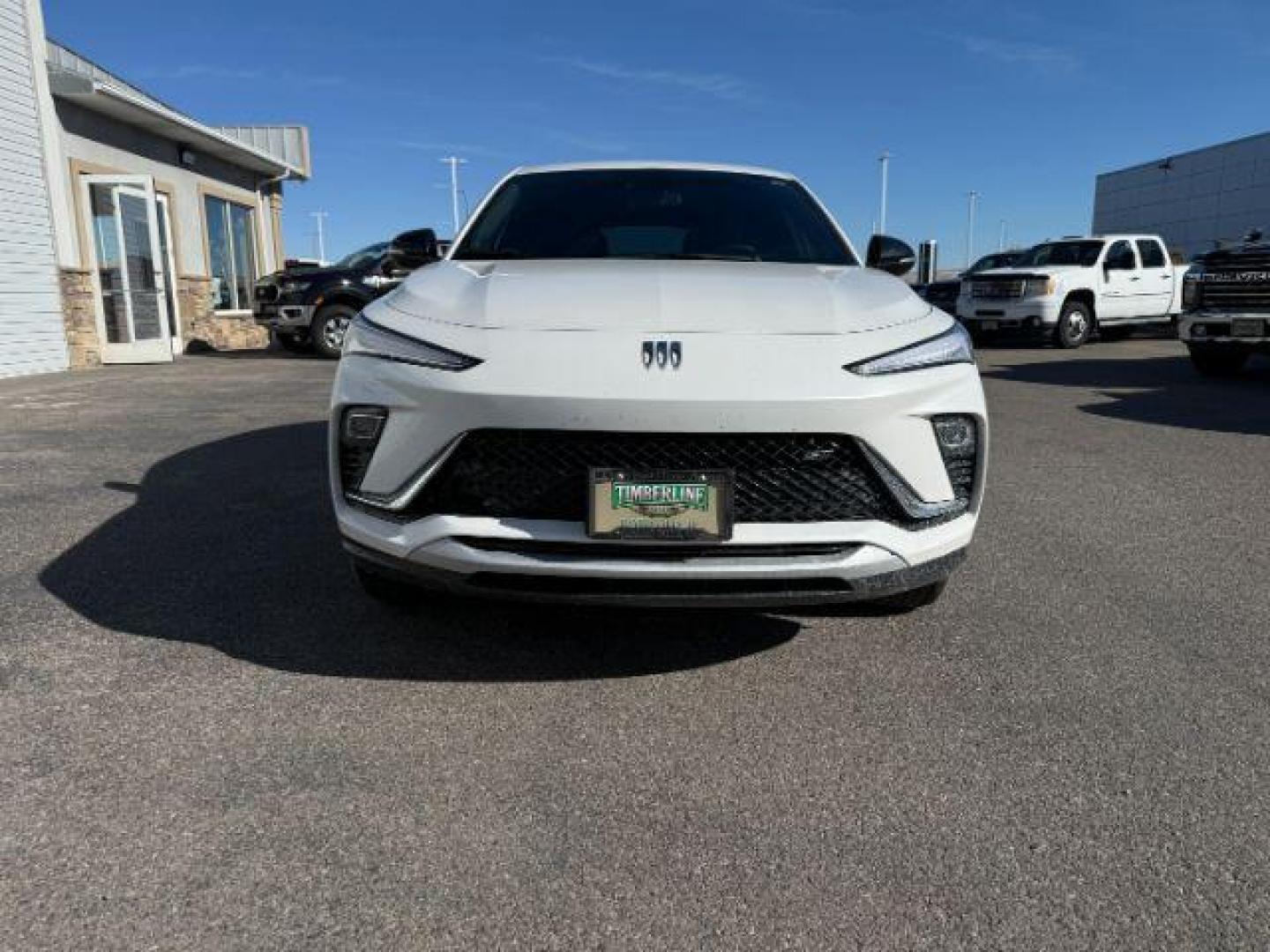 2024 Summit White /Ebony w/Santorini Blue Stitching Buick Envista (KL47LBE22RB) with an Ecotec 12L I-3 gasoline direct injection engine, Automatic transmission, located at 1175 N Woodruff Ave, Idaho Falls, ID, 83401, 43.506901, -111.999657 - At Timberline Auto, finding a great deal on your next vehicle is always easy! Our experienced sales staff's goal is to help find you the right vehicle at the right price! Our knowledgeable finance department has options for almost any credit score. We offer extended service contract options to prote - Photo#28