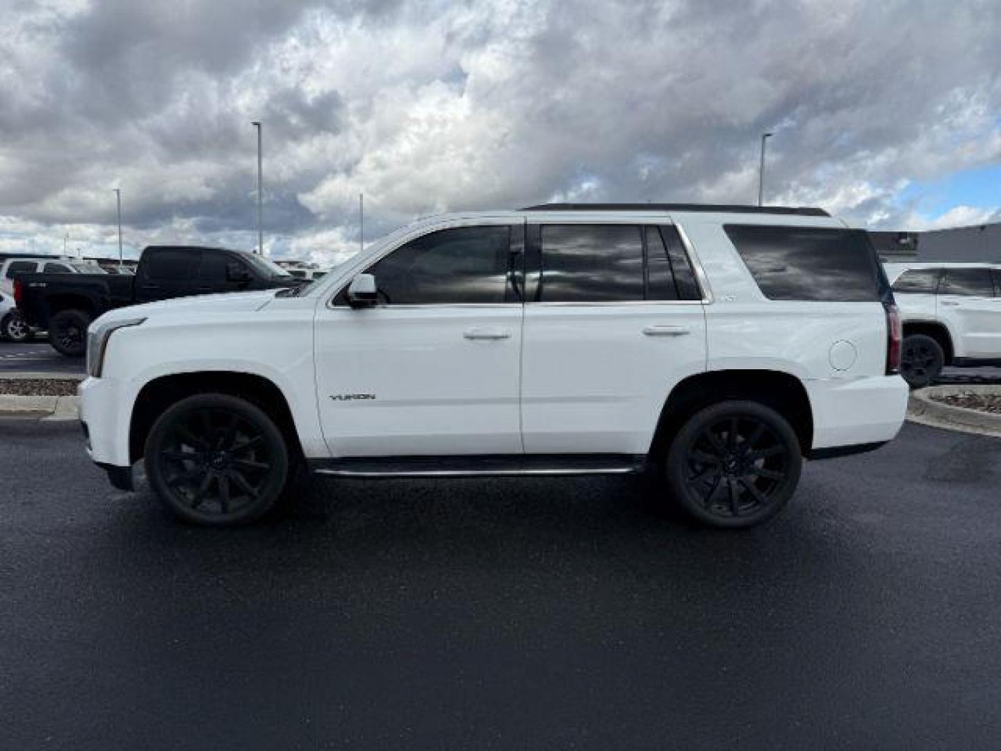 2017 WHITE /Jet Black GMC Yukon (1GKS2BKC7HR) with an EcoTec3 53L V-8 gasoline direct injection engine, Automatic transmission, located at 1175 N Woodruff Ave, Idaho Falls, ID, 83401, 43.506901, -111.999657 - At Timberline Auto, finding a great deal on your next vehicle is always easy! Our experienced sales staff's goal is to help find you the right vehicle at the right price! Our knowledgeable finance department has options for almost any credit score. We offer extended service contract options to prote - Photo#1
