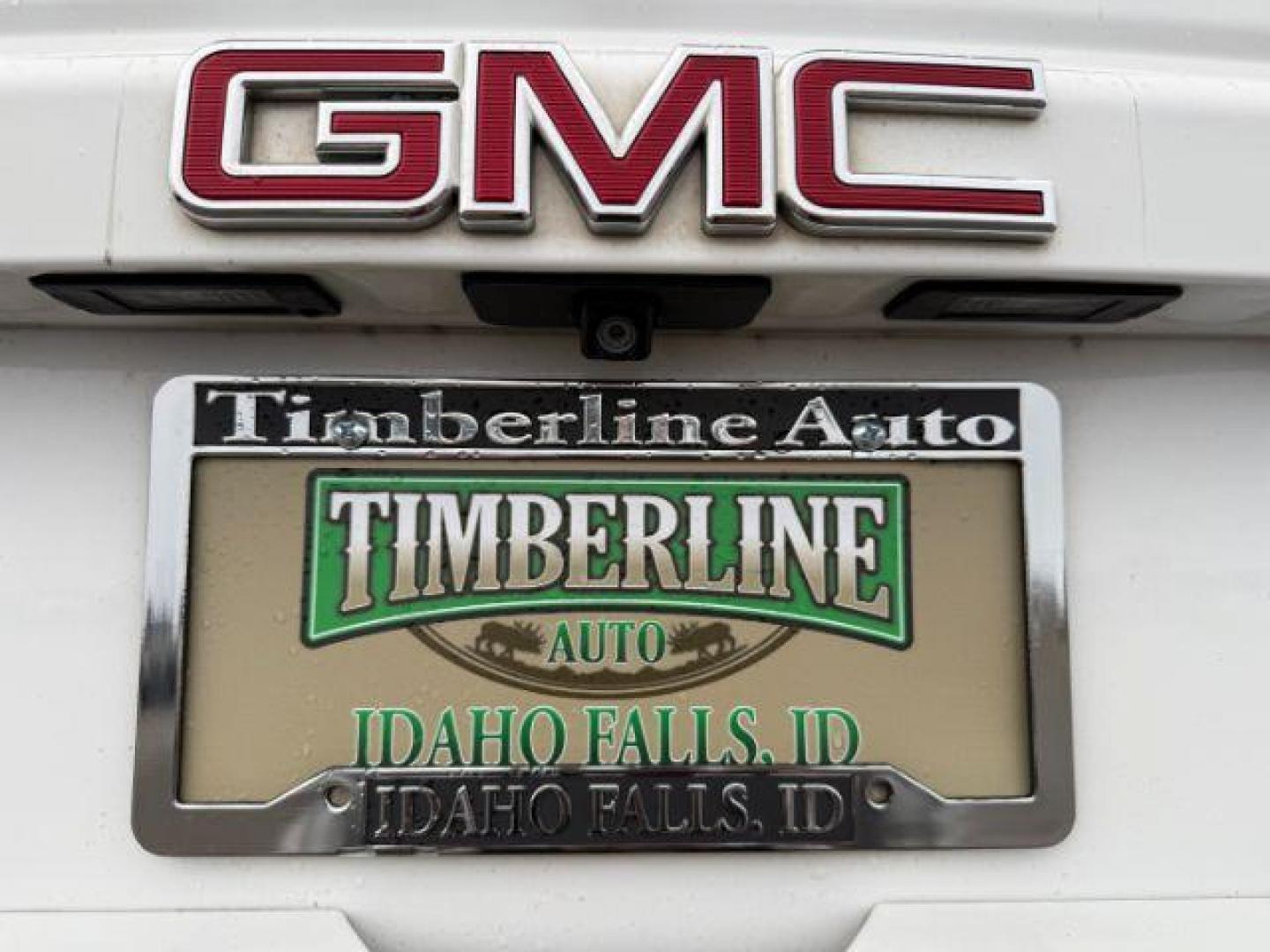 2017 WHITE /Jet Black GMC Yukon (1GKS2BKC7HR) with an EcoTec3 53L V-8 gasoline direct injection engine, Automatic transmission, located at 1175 N Woodruff Ave, Idaho Falls, ID, 83401, 43.506901, -111.999657 - At Timberline Auto, finding a great deal on your next vehicle is always easy! Our experienced sales staff's goal is to help find you the right vehicle at the right price! Our knowledgeable finance department has options for almost any credit score. We offer extended service contract options to prote - Photo#36