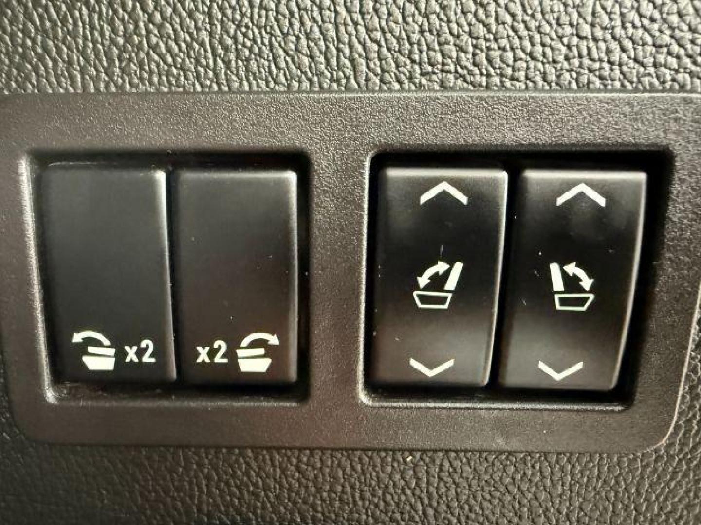 2017 WHITE /Jet Black GMC Yukon (1GKS2BKC7HR) with an EcoTec3 53L V-8 gasoline direct injection engine, Automatic transmission, located at 1175 N Woodruff Ave, Idaho Falls, ID, 83401, 43.506901, -111.999657 - At Timberline Auto, finding a great deal on your next vehicle is always easy! Our experienced sales staff's goal is to help find you the right vehicle at the right price! Our knowledgeable finance department has options for almost any credit score. We offer extended service contract options to prote - Photo#40