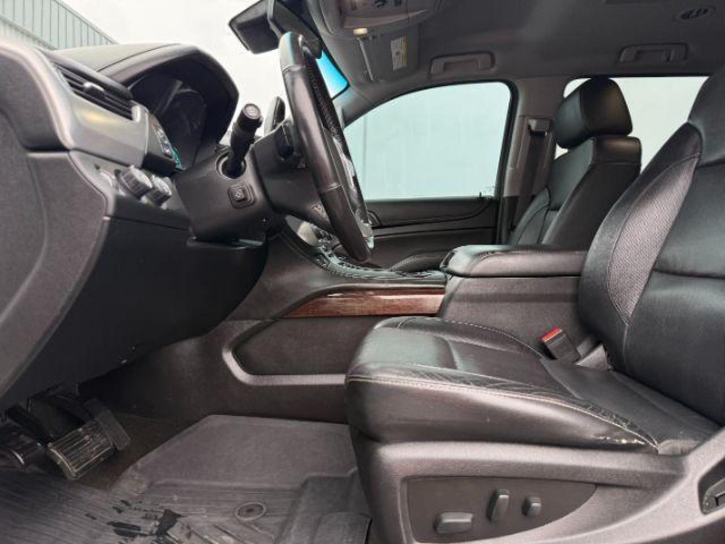 2017 WHITE /Jet Black GMC Yukon (1GKS2BKC7HR) with an EcoTec3 53L V-8 gasoline direct injection engine, Automatic transmission, located at 1175 N Woodruff Ave, Idaho Falls, ID, 83401, 43.506901, -111.999657 - At Timberline Auto, finding a great deal on your next vehicle is always easy! Our experienced sales staff's goal is to help find you the right vehicle at the right price! Our knowledgeable finance department has options for almost any credit score. We offer extended service contract options to prote - Photo#48