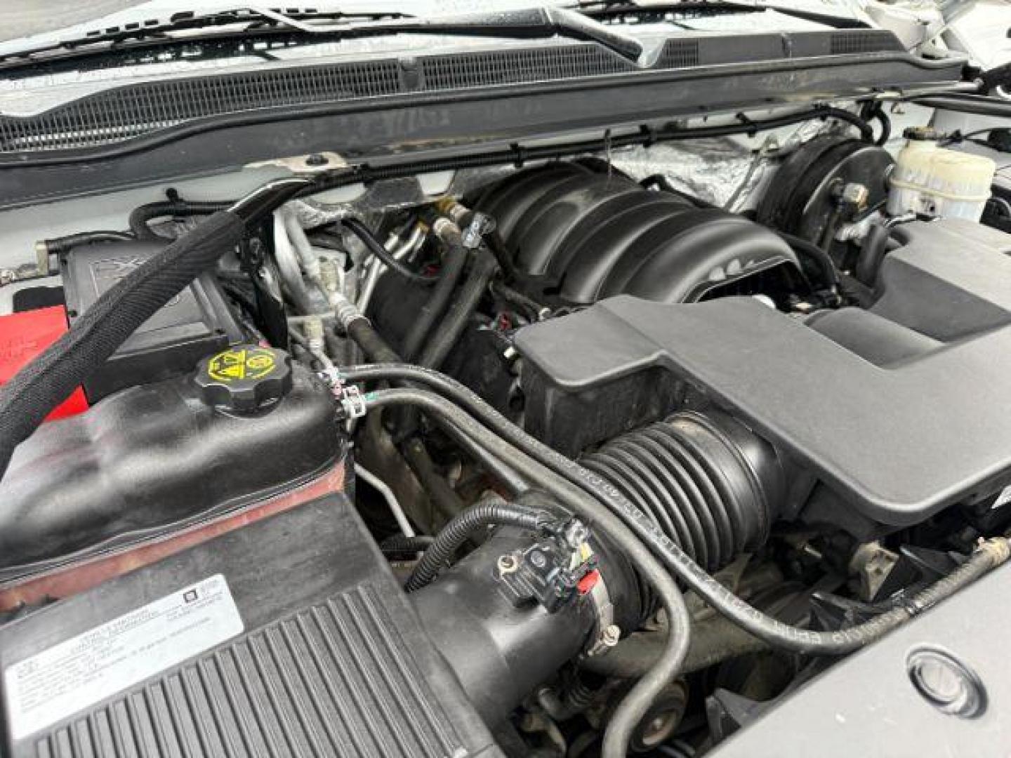 2017 WHITE /Jet Black GMC Yukon (1GKS2BKC7HR) with an EcoTec3 53L V-8 gasoline direct injection engine, Automatic transmission, located at 1175 N Woodruff Ave, Idaho Falls, ID, 83401, 43.506901, -111.999657 - At Timberline Auto, finding a great deal on your next vehicle is always easy! Our experienced sales staff's goal is to help find you the right vehicle at the right price! Our knowledgeable finance department has options for almost any credit score. We offer extended service contract options to prote - Photo#63