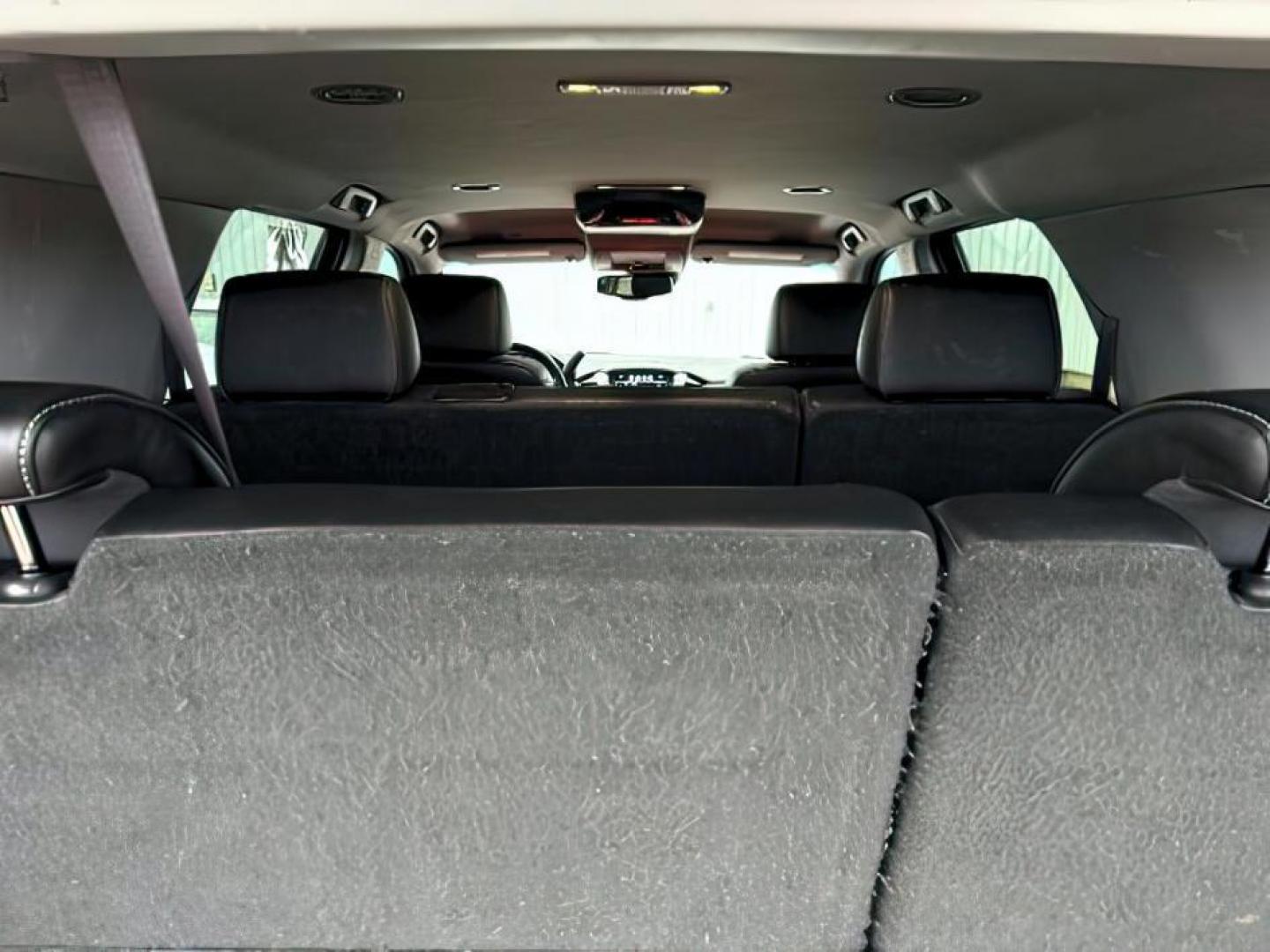 2017 WHITE /Jet Black GMC Yukon (1GKS2BKC7HR) with an EcoTec3 53L V-8 gasoline direct injection engine, Automatic transmission, located at 1175 N Woodruff Ave, Idaho Falls, ID, 83401, 43.506901, -111.999657 - At Timberline Auto, finding a great deal on your next vehicle is always easy! Our experienced sales staff's goal is to help find you the right vehicle at the right price! Our knowledgeable finance department has options for almost any credit score. We offer extended service contract options to prote - Photo#7