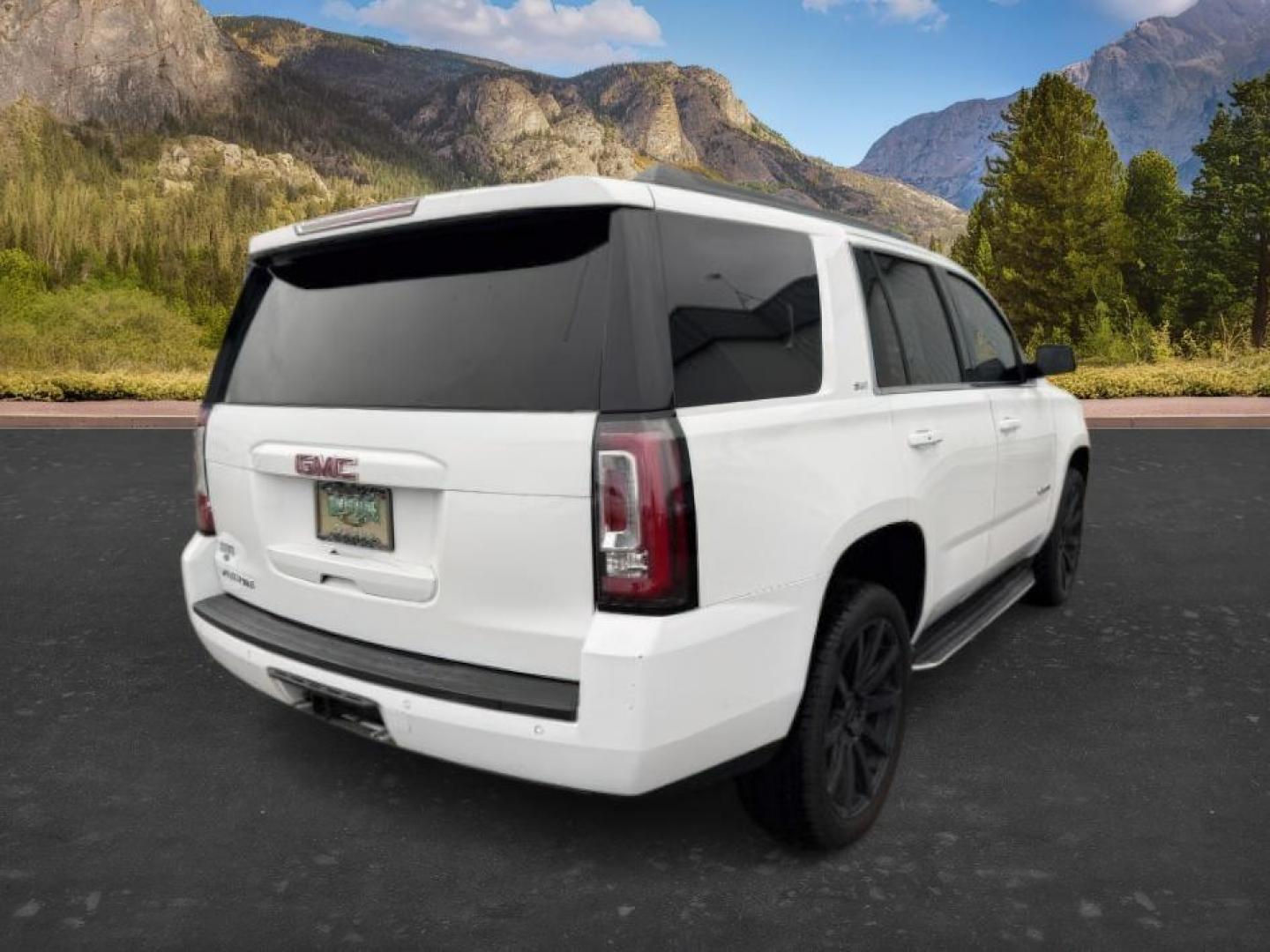 2017 WHITE /Jet Black GMC Yukon (1GKS2BKC7HR) with an EcoTec3 53L V-8 gasoline direct injection engine, Automatic transmission, located at 1175 N Woodruff Ave, Idaho Falls, ID, 83401, 43.506901, -111.999657 - At Timberline Auto, finding a great deal on your next vehicle is always easy! Our experienced sales staff's goal is to help find you the right vehicle at the right price! Our knowledgeable finance department has options for almost any credit score. We offer extended service contract options to prote - Photo#9