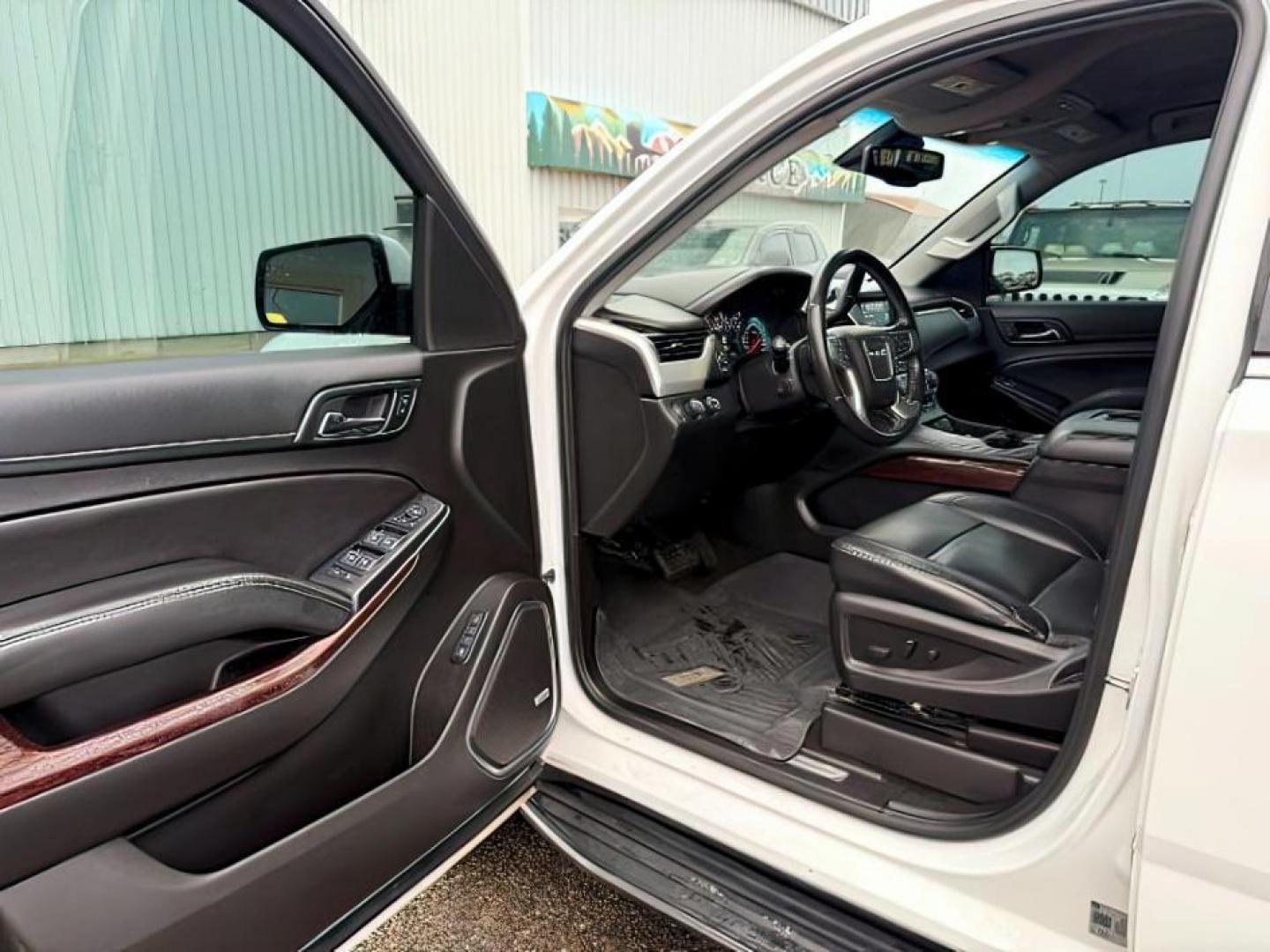 2017 WHITE /Jet Black GMC Yukon (1GKS2BKC7HR) with an EcoTec3 53L V-8 gasoline direct injection engine, Automatic transmission, located at 1175 N Woodruff Ave, Idaho Falls, ID, 83401, 43.506901, -111.999657 - At Timberline Auto, finding a great deal on your next vehicle is always easy! Our experienced sales staff's goal is to help find you the right vehicle at the right price! Our knowledgeable finance department has options for almost any credit score. We offer extended service contract options to prote - Photo#15