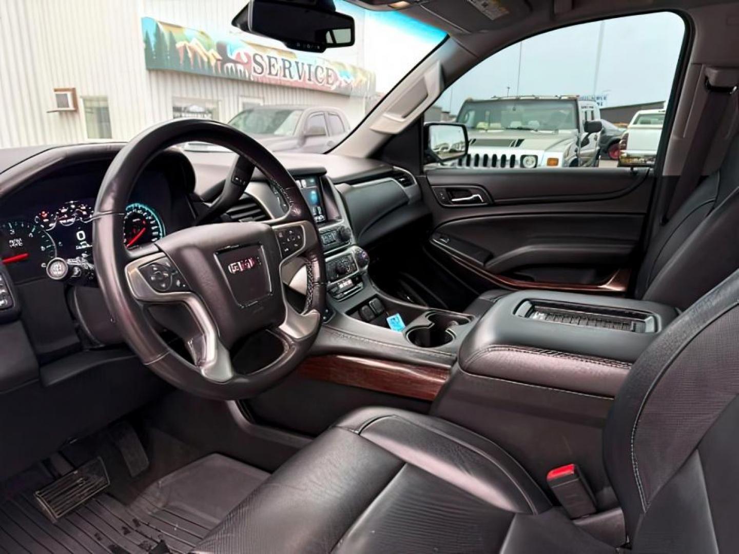 2017 WHITE /Jet Black GMC Yukon (1GKS2BKC7HR) with an EcoTec3 53L V-8 gasoline direct injection engine, Automatic transmission, located at 1175 N Woodruff Ave, Idaho Falls, ID, 83401, 43.506901, -111.999657 - At Timberline Auto, finding a great deal on your next vehicle is always easy! Our experienced sales staff's goal is to help find you the right vehicle at the right price! Our knowledgeable finance department has options for almost any credit score. We offer extended service contract options to prote - Photo#17