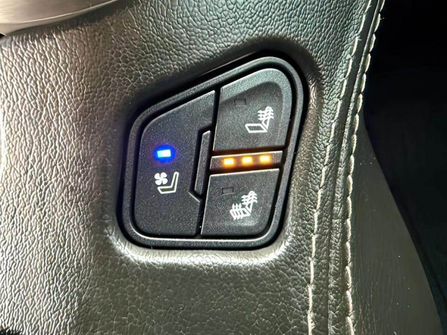 2017 WHITE /Jet Black GMC Yukon (1GKS2BKC7HR) with an EcoTec3 53L V-8 gasoline direct injection engine, Automatic transmission, located at 1175 N Woodruff Ave, Idaho Falls, ID, 83401, 43.506901, -111.999657 - At Timberline Auto, finding a great deal on your next vehicle is always easy! Our experienced sales staff's goal is to help find you the right vehicle at the right price! Our knowledgeable finance department has options for almost any credit score. We offer extended service contract options to prote - Photo#22