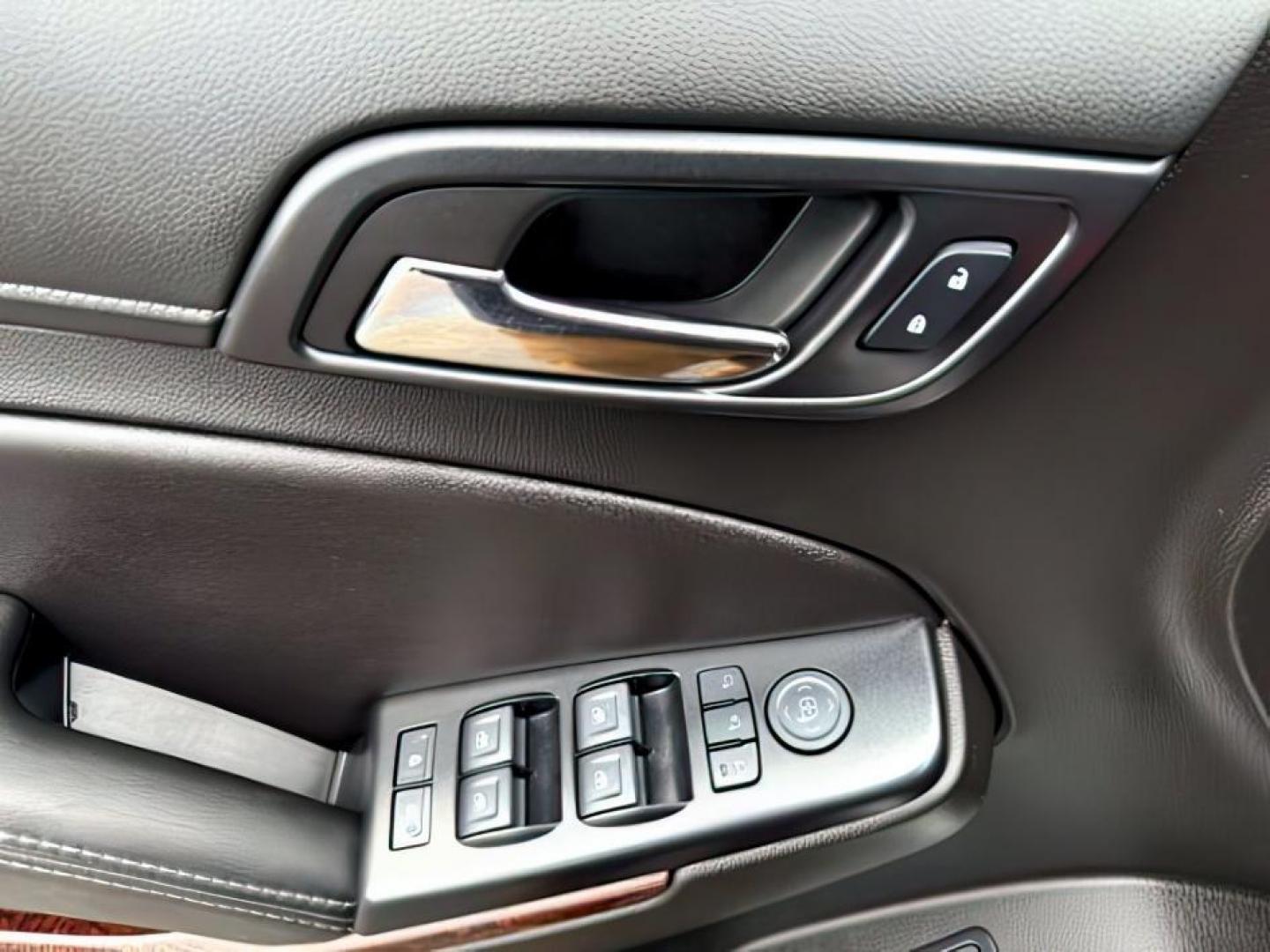 2017 WHITE /Jet Black GMC Yukon (1GKS2BKC7HR) with an EcoTec3 53L V-8 gasoline direct injection engine, Automatic transmission, located at 1175 N Woodruff Ave, Idaho Falls, ID, 83401, 43.506901, -111.999657 - At Timberline Auto, finding a great deal on your next vehicle is always easy! Our experienced sales staff's goal is to help find you the right vehicle at the right price! Our knowledgeable finance department has options for almost any credit score. We offer extended service contract options to prote - Photo#26