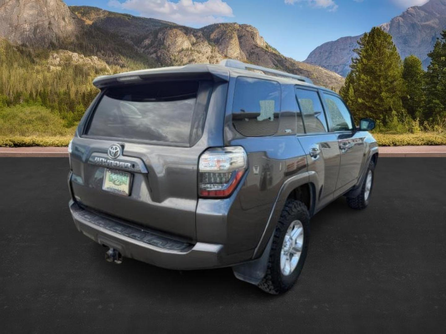 2018 Magnetic Gray Metallic /Black Graphite Toyota 4Runner SR5 (JTEBU5JR0J5) with an 4L V-6 DOHC engine, AUTOMATIC transmission, located at 1235 N Woodruff Ave., Idaho Falls, 83401, (208) 523-1053, 43.507172, -112.000488 - At Timberline Auto, finding a great deal on your next vehicle is always easy! Our experienced sales staff's goal is to help find you the right vehicle at the right price! Our knowledgeable finance department has options for almost any credit score. We offer extended service contract options to prote - Photo#6