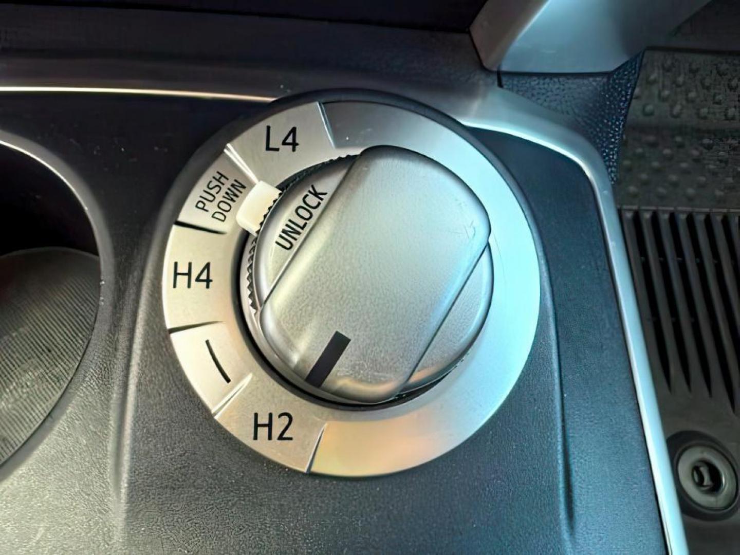 2018 Magnetic Gray Metallic /Black Graphite Toyota 4Runner SR5 (JTEBU5JR0J5) with an 4L V-6 DOHC engine, AUTOMATIC transmission, located at 1235 N Woodruff Ave., Idaho Falls, 83401, (208) 523-1053, 43.507172, -112.000488 - At Timberline Auto, finding a great deal on your next vehicle is always easy! Our experienced sales staff's goal is to help find you the right vehicle at the right price! Our knowledgeable finance department has options for almost any credit score. We offer extended service contract options to prote - Photo#18