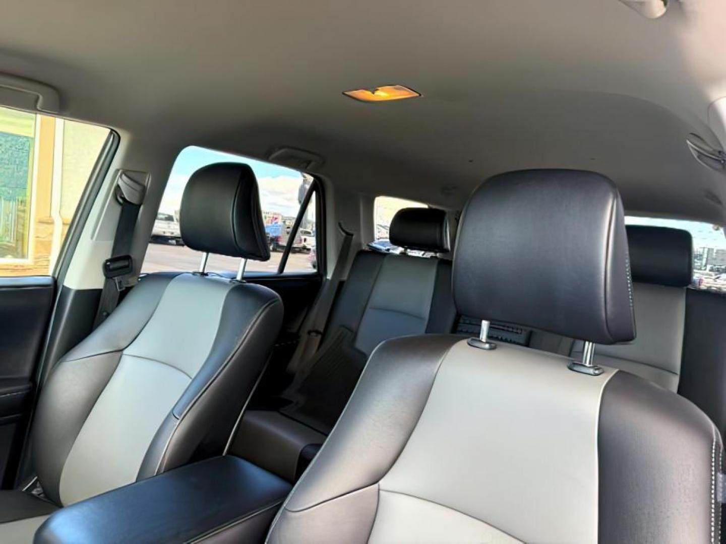 2018 Magnetic Gray Metallic /Black Graphite Toyota 4Runner SR5 (JTEBU5JR0J5) with an 4L V-6 DOHC engine, AUTOMATIC transmission, located at 1235 N Woodruff Ave., Idaho Falls, 83401, (208) 523-1053, 43.507172, -112.000488 - At Timberline Auto, finding a great deal on your next vehicle is always easy! Our experienced sales staff's goal is to help find you the right vehicle at the right price! Our knowledgeable finance department has options for almost any credit score. We offer extended service contract options to prote - Photo#21