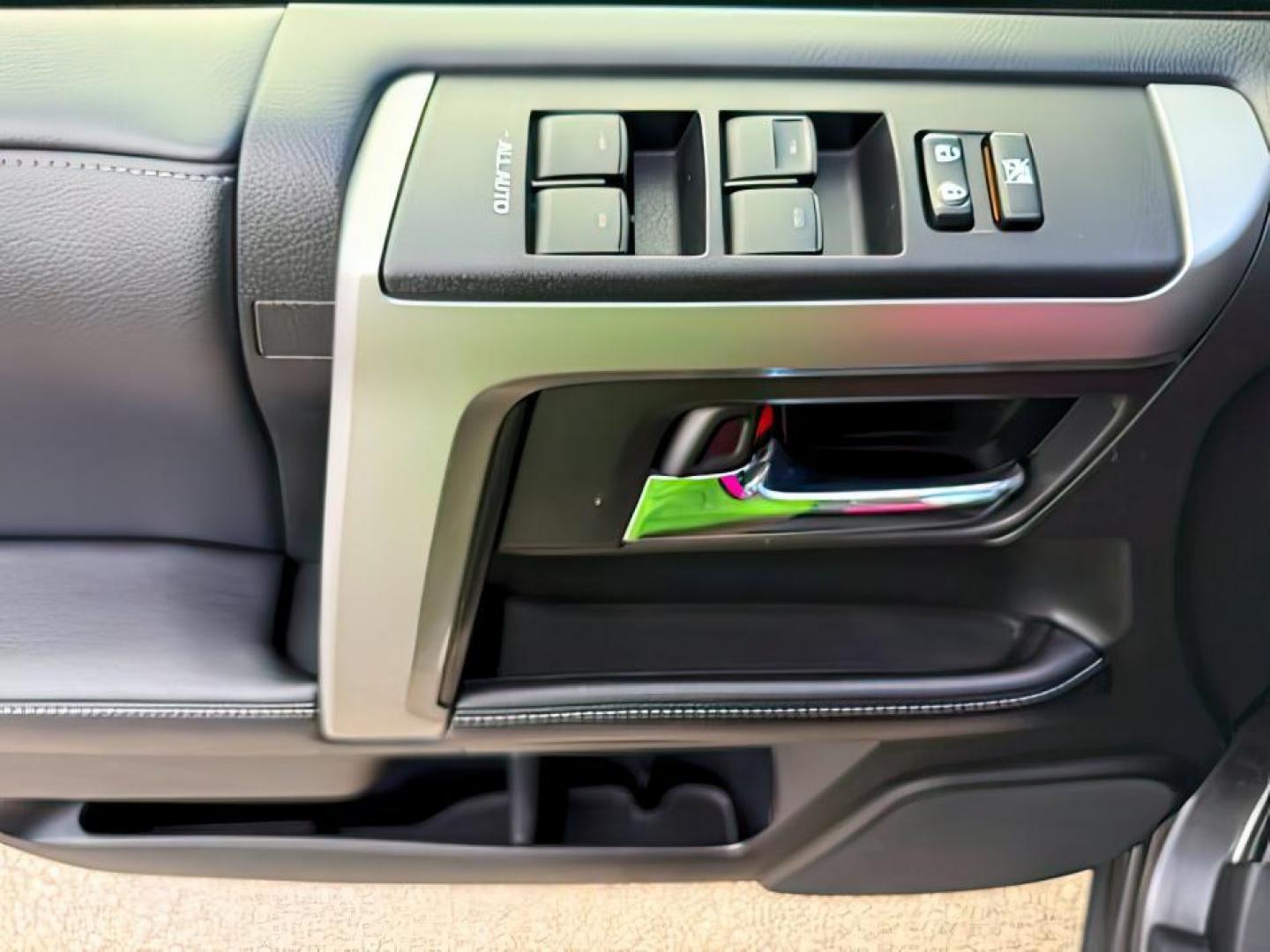 2018 Magnetic Gray Metallic /Black Graphite Toyota 4Runner SR5 (JTEBU5JR0J5) with an 4L V-6 DOHC engine, AUTOMATIC transmission, located at 1235 N Woodruff Ave., Idaho Falls, 83401, (208) 523-1053, 43.507172, -112.000488 - At Timberline Auto, finding a great deal on your next vehicle is always easy! Our experienced sales staff's goal is to help find you the right vehicle at the right price! Our knowledgeable finance department has options for almost any credit score. We offer extended service contract options to prote - Photo#22