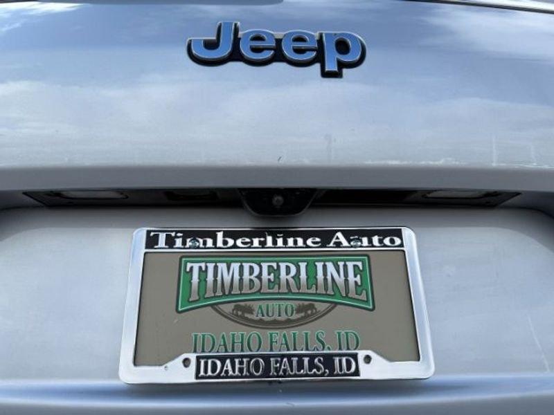 2021 Silver Zynith /Wicker Beige/Global Black Jeep Grand Cherokee L Limited (1C4RJKBG6M8) with an V6, 3.6L engine, 8-speed automatic transmission, located at 1175 N Woodruff Ave, Idaho Falls, ID, 83401, 43.506901, -111.999657 - <b>Vehicle Details</b><br>Take on every drive with confidence in this 2021 Jeep Grand Cherokee L Limited 4WD, now available in Idaho Falls, ID. Powered by a V6, 3.6L gasoline engine, this three-row SUV delivers the strength, refinement, and versatility drivers want for daily commuting, family travel- Photo#8