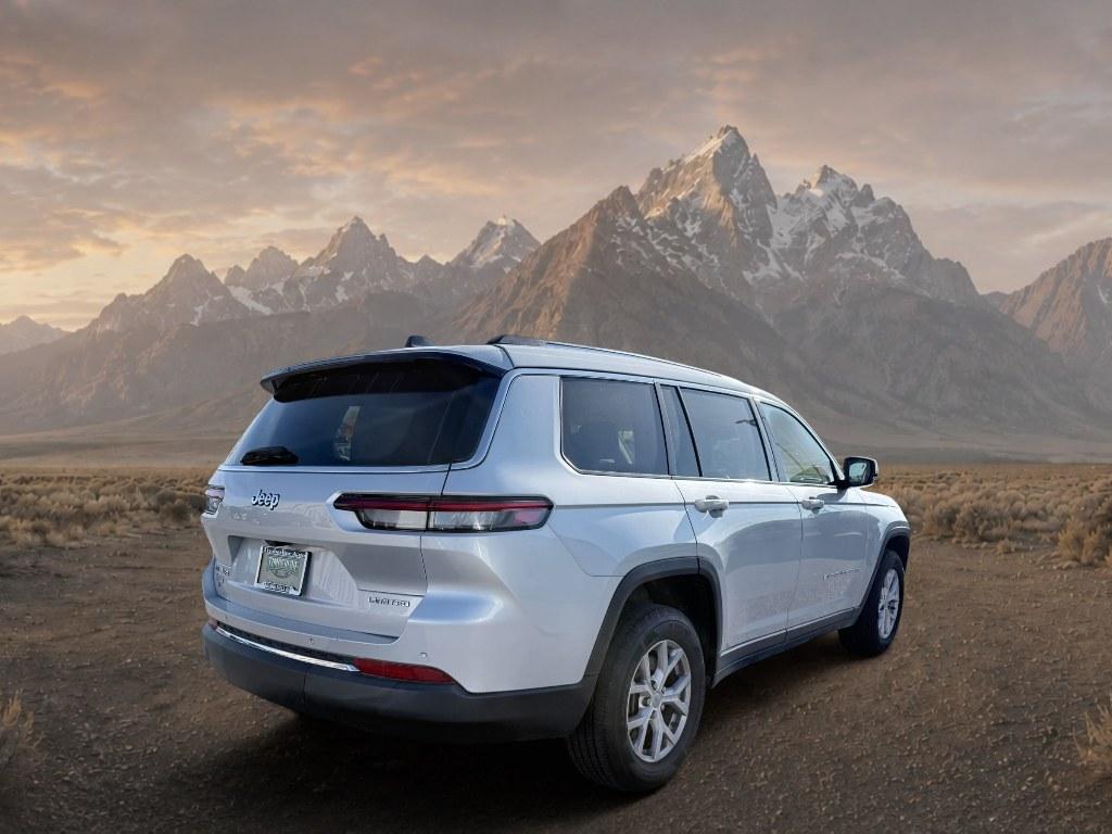2021 Silver Zynith /Wicker Beige/Global Black Jeep Grand Cherokee L Limited (1C4RJKBG6M8) with an V6, 3.6L engine, 8-speed automatic transmission, located at 1175 N Woodruff Ave, Idaho Falls, ID, 83401, 43.506901, -111.999657 - <b>Vehicle Details</b><br>Take on every drive with confidence in this 2021 Jeep Grand Cherokee L Limited 4WD, now available in Idaho Falls, ID. Powered by a V6, 3.6L gasoline engine, this three-row SUV delivers the strength, refinement, and versatility drivers want for daily commuting, family travel- Photo#4