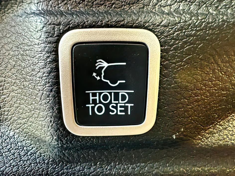 2021 Silver Zynith /Global Black Jeep Grand Cherokee L Limited 4x4 (1C4RJKBG6M8) with an Pentastar 3.6L V-6 DOHC engine, AUTOMATIC transmission, located at 1235 N Woodruff Ave., Idaho Falls, 83401, (208) 523-1053, 43.507172, -112.000488- Photo#6
