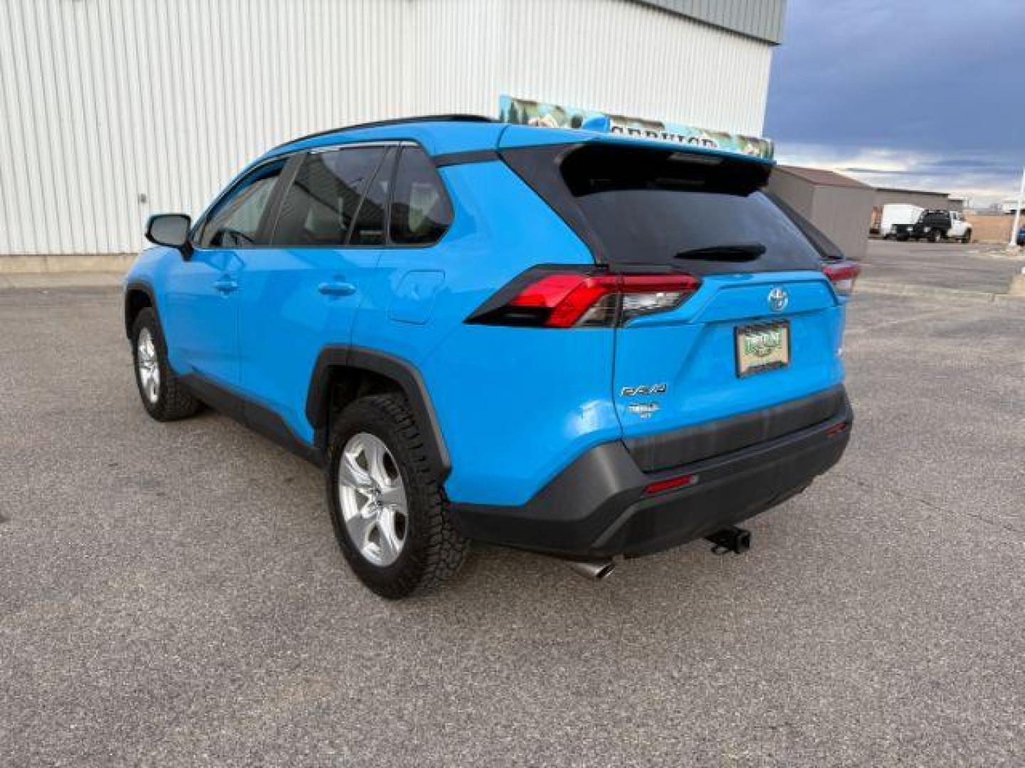 2019 BLUE /Black Toyota RAV4 XLE (2T3W1RFV0KW) with an Dynamic Force 2.5L I-4 port/direct injection engine, AUTOMATIC transmission, located at 1235 N Woodruff Ave., Idaho Falls, 83401, (208) 523-1053, 43.507172, -112.000488 - At Timberline Auto, finding a great deal on your next vehicle is always easy! Our experienced sales staff's goal is to help find you the right vehicle at the right price! Our knowledgeable finance department has options for almost any credit score. We offer extended service contract options to prote - Photo#29