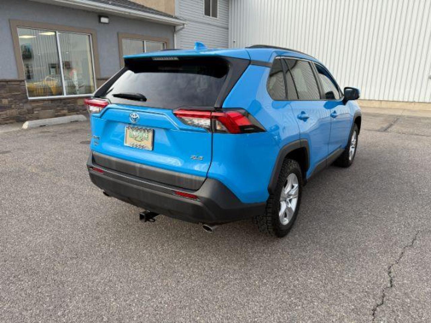 2019 BLUE /Black Toyota RAV4 XLE (2T3W1RFV0KW) with an Dynamic Force 2.5L I-4 port/direct injection engine, AUTOMATIC transmission, located at 1235 N Woodruff Ave., Idaho Falls, 83401, (208) 523-1053, 43.507172, -112.000488 - At Timberline Auto, finding a great deal on your next vehicle is always easy! Our experienced sales staff's goal is to help find you the right vehicle at the right price! Our knowledgeable finance department has options for almost any credit score. We offer extended service contract options to prote - Photo#34