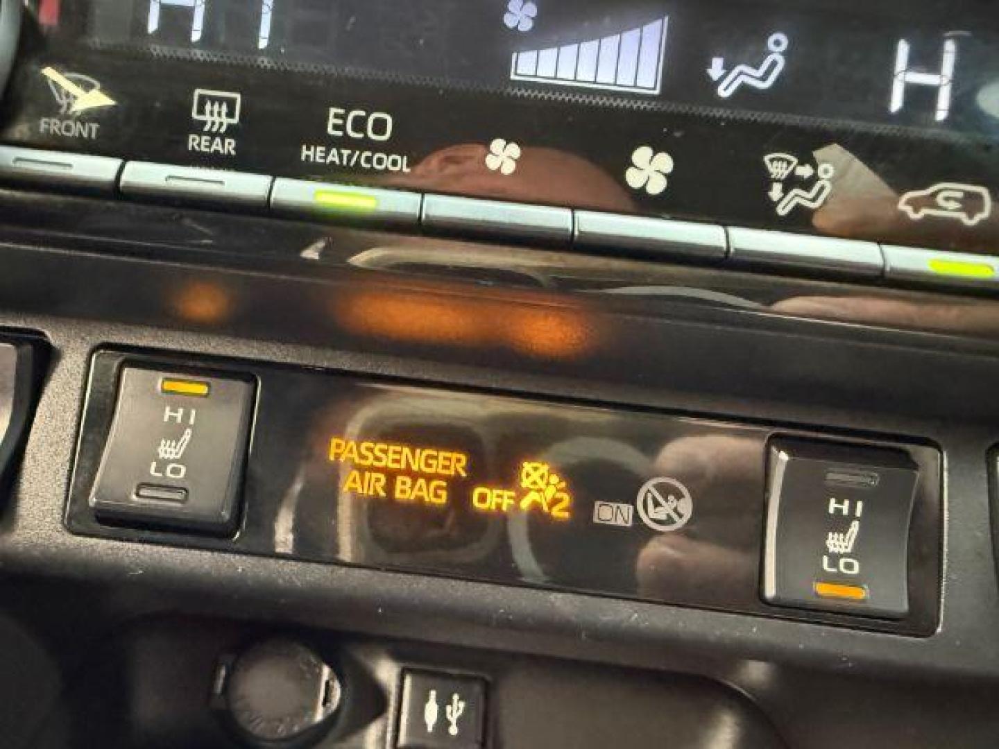 2019 BLUE /Black Toyota RAV4 XLE (2T3W1RFV0KW) with an Dynamic Force 2.5L I-4 port/direct injection engine, AUTOMATIC transmission, located at 1235 N Woodruff Ave., Idaho Falls, 83401, (208) 523-1053, 43.507172, -112.000488 - At Timberline Auto, finding a great deal on your next vehicle is always easy! Our experienced sales staff's goal is to help find you the right vehicle at the right price! Our knowledgeable finance department has options for almost any credit score. We offer extended service contract options to prote - Photo#46